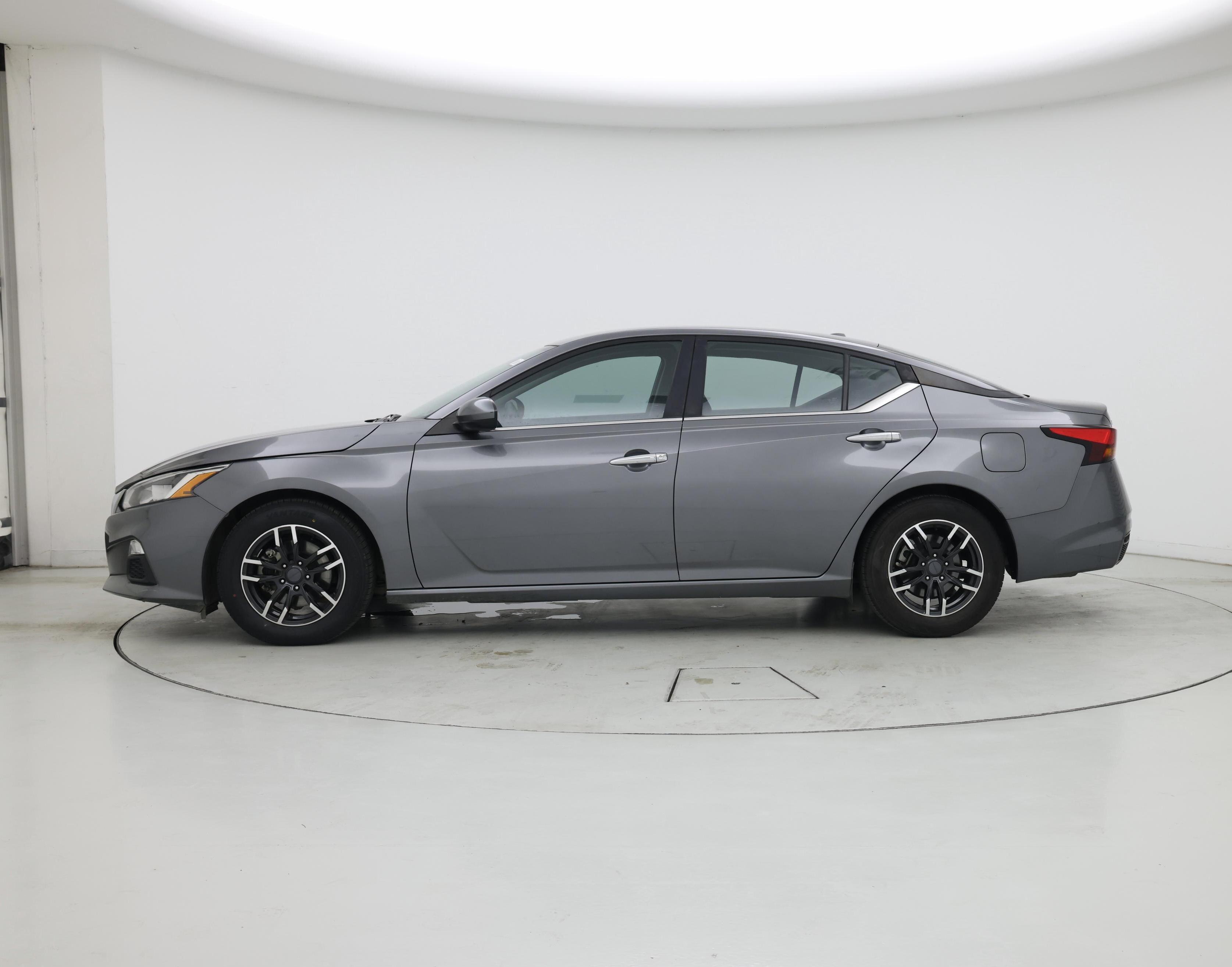 Thumbnail: 2020 Nissan Altima - 3