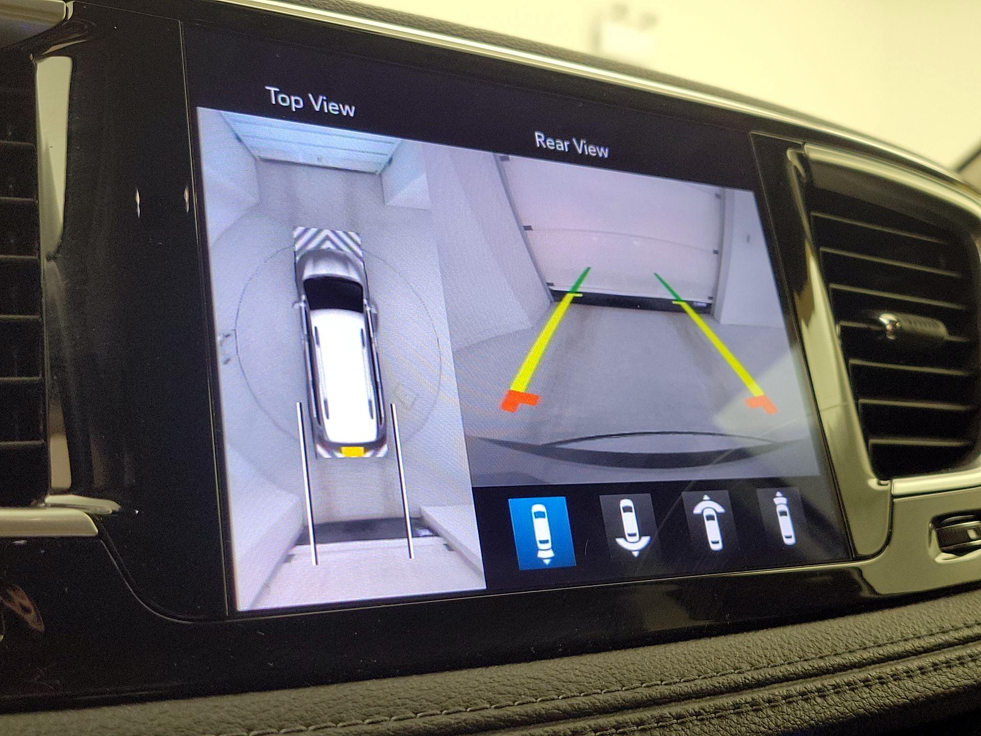 Thumbnail: 2018 Chrysler Pacifica - 15