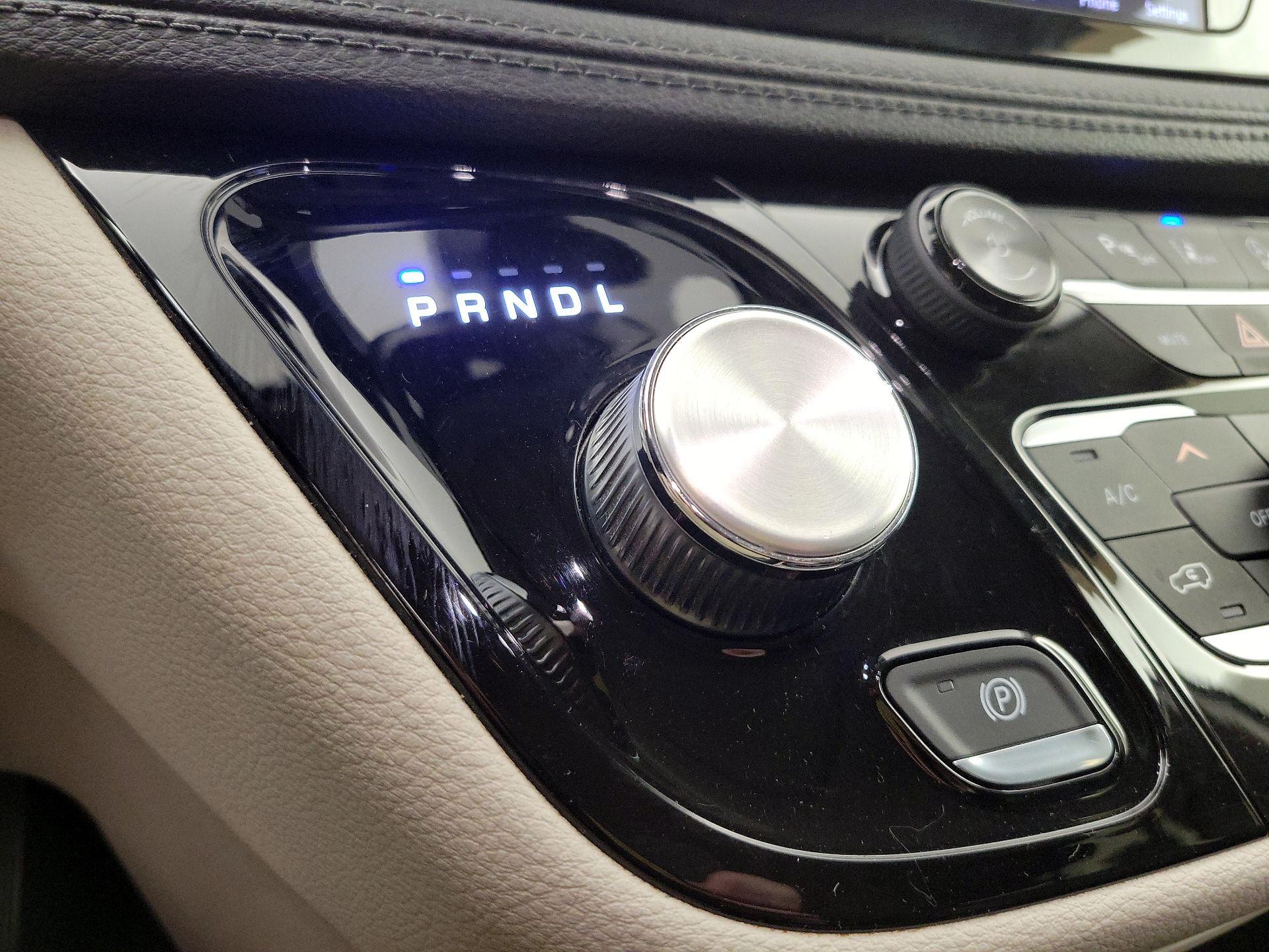 Thumbnail: 2018 Chrysler Pacifica - 18