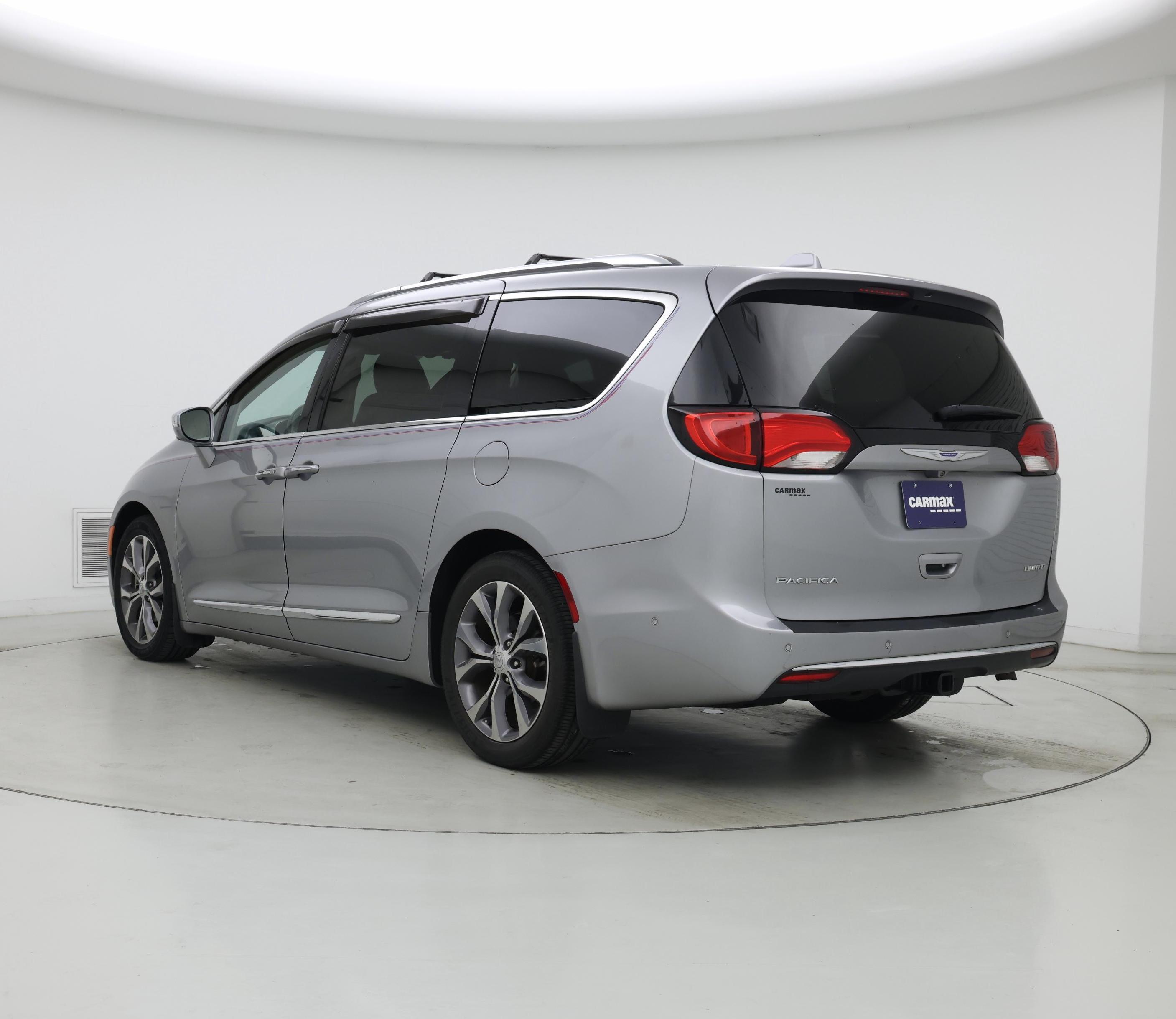 Thumbnail: 2018 Chrysler Pacifica - 2