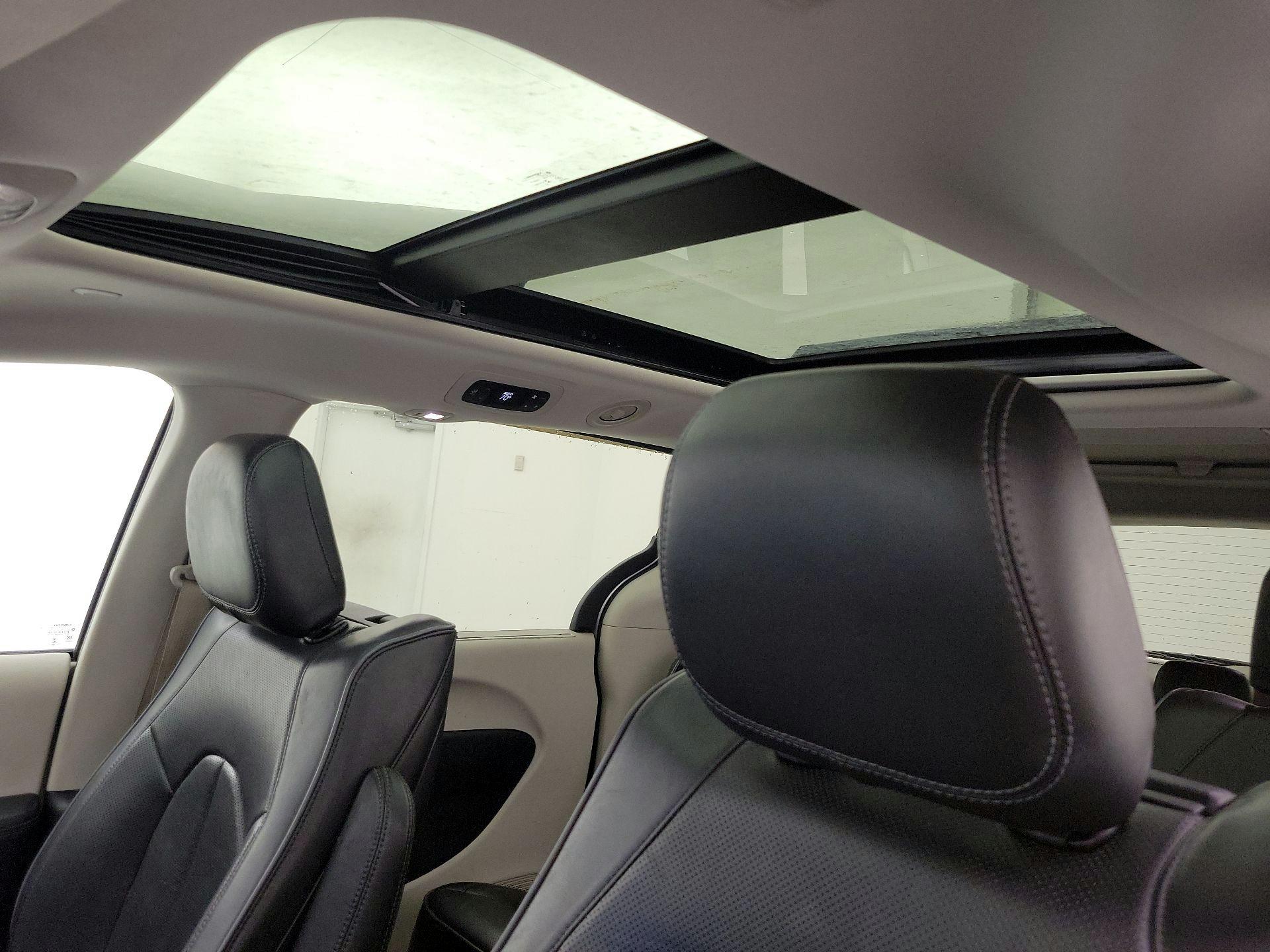 Thumbnail: 2018 Chrysler Pacifica - 20