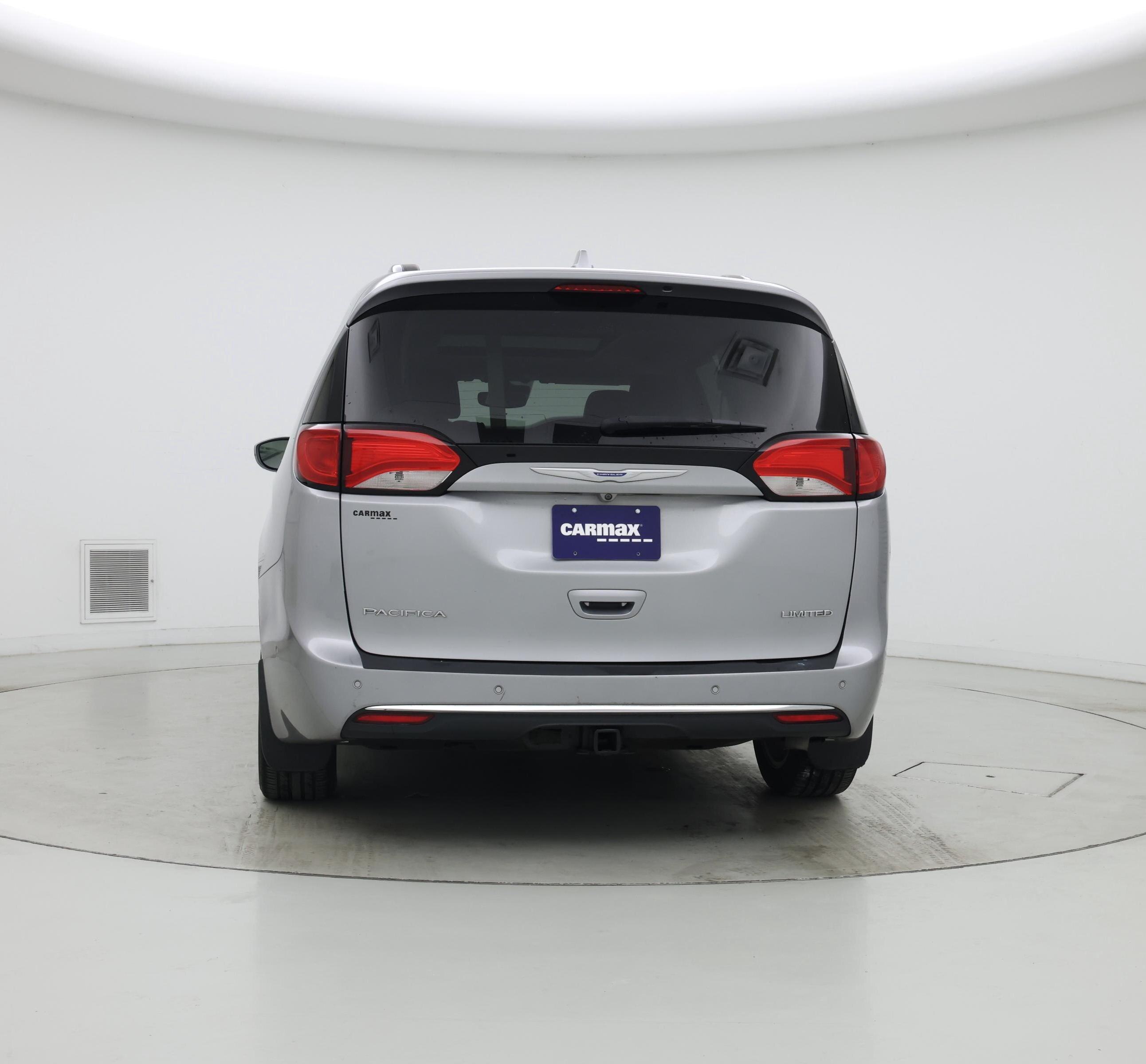 Thumbnail: 2018 Chrysler Pacifica - 6