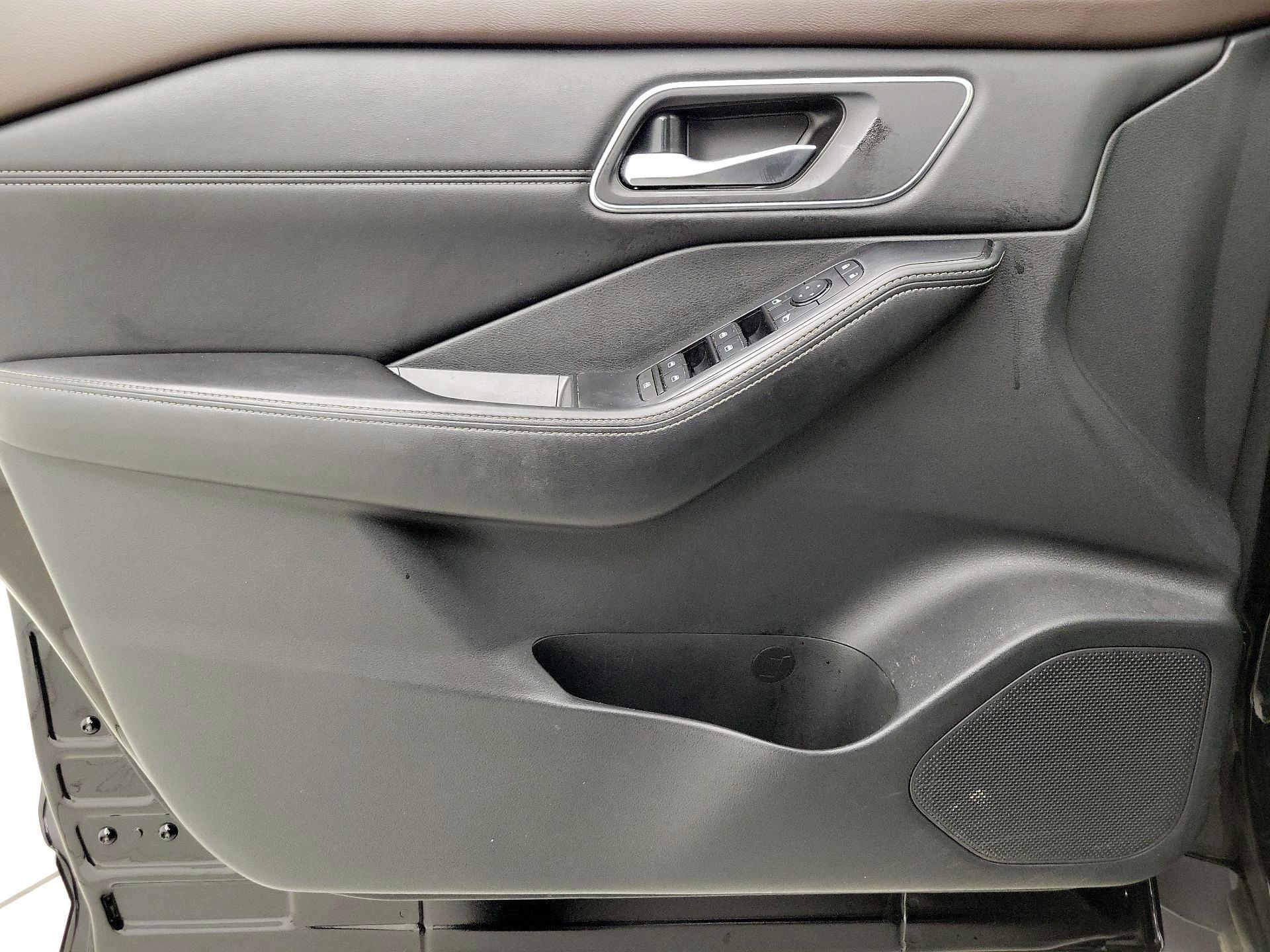 Thumbnail: 2021 Nissan Rogue - 12