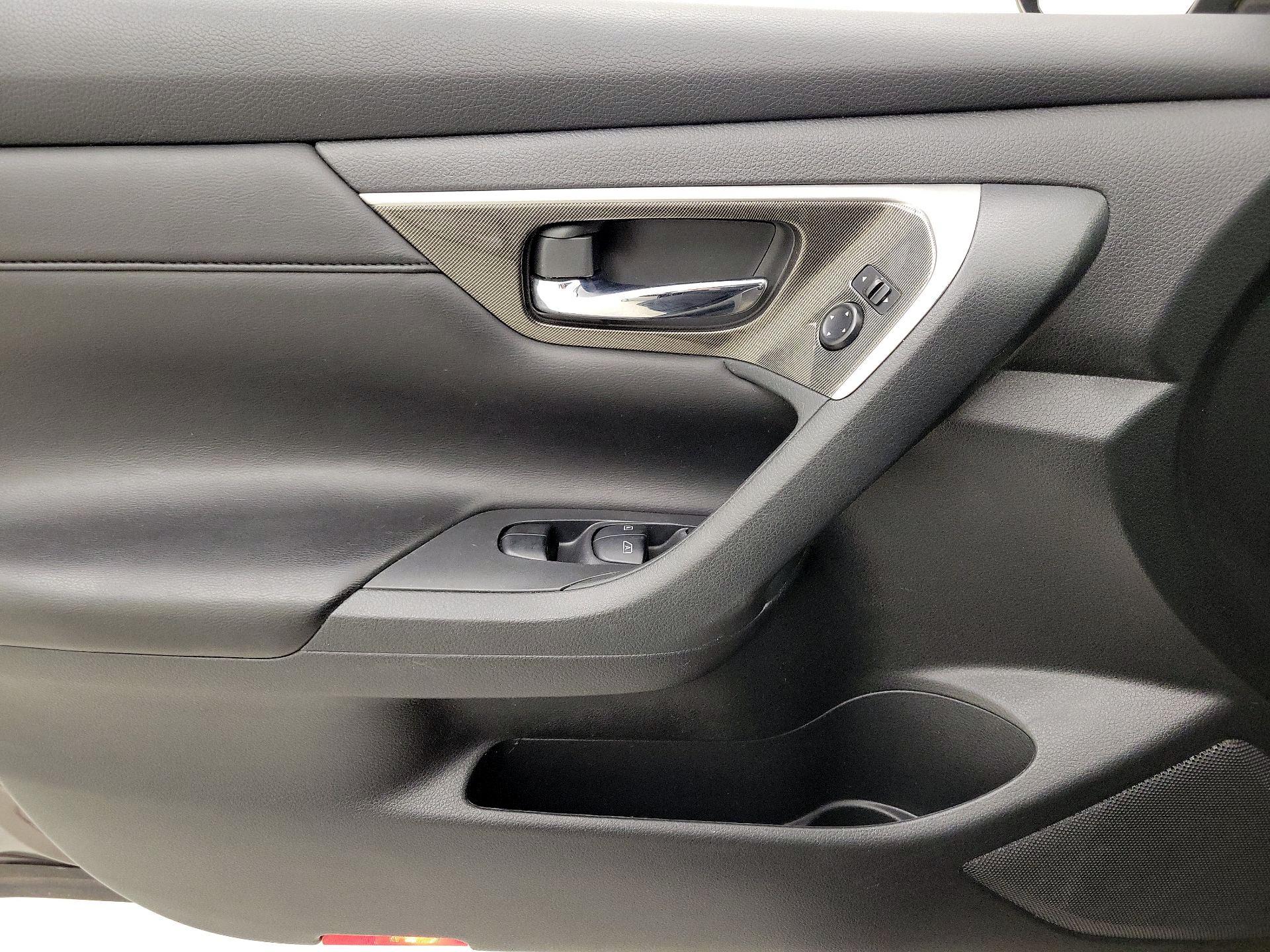 Thumbnail: 2014 Nissan Altima - 12