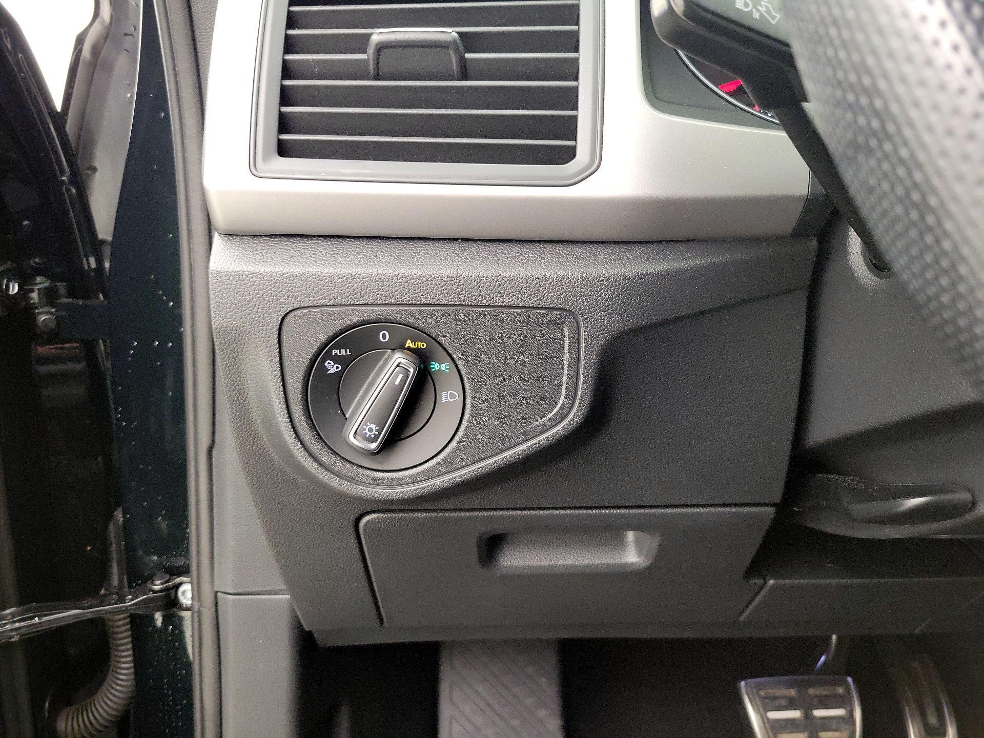 Thumbnail: 2021 Volkswagen Atlas - 13