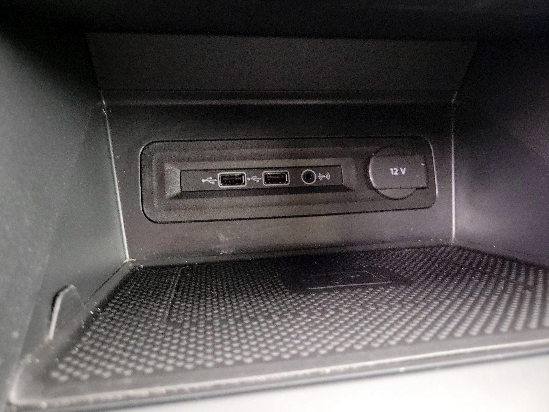 Thumbnail: 2021 Volkswagen Atlas - 18