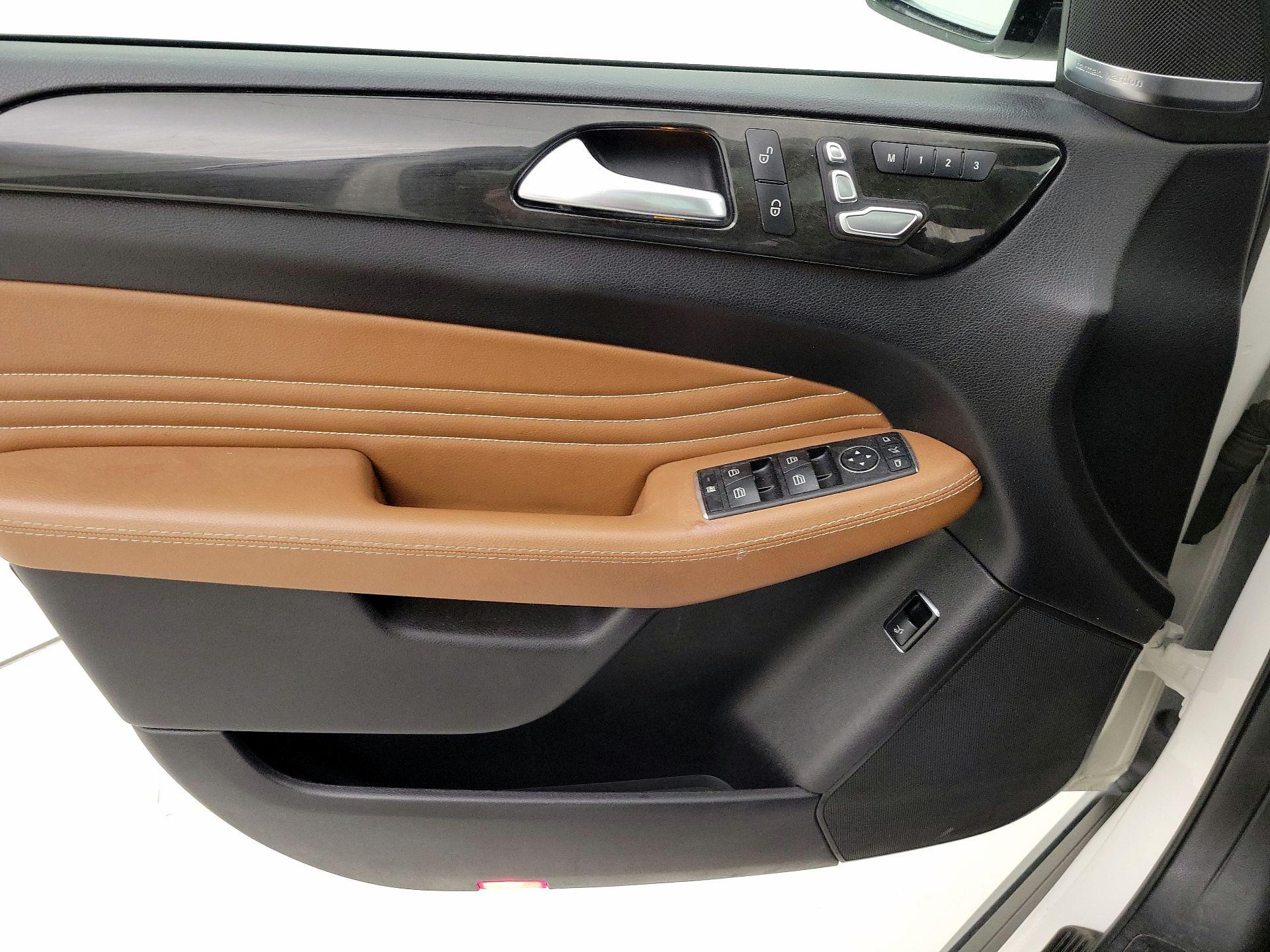 Thumbnail: 2018 Mercedes-Benz GLE - 12