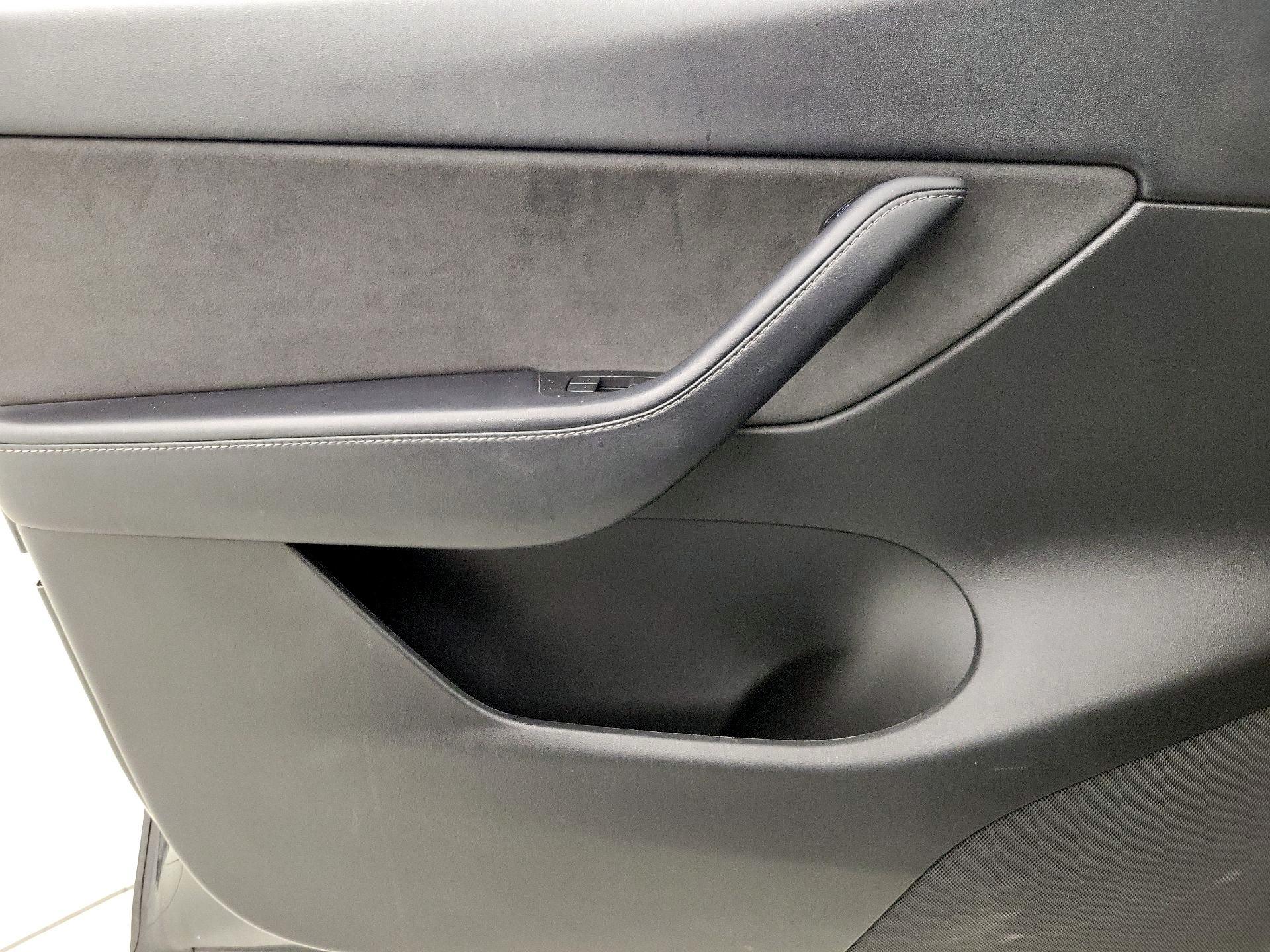 Thumbnail: 2022 Tesla Model Y - 12