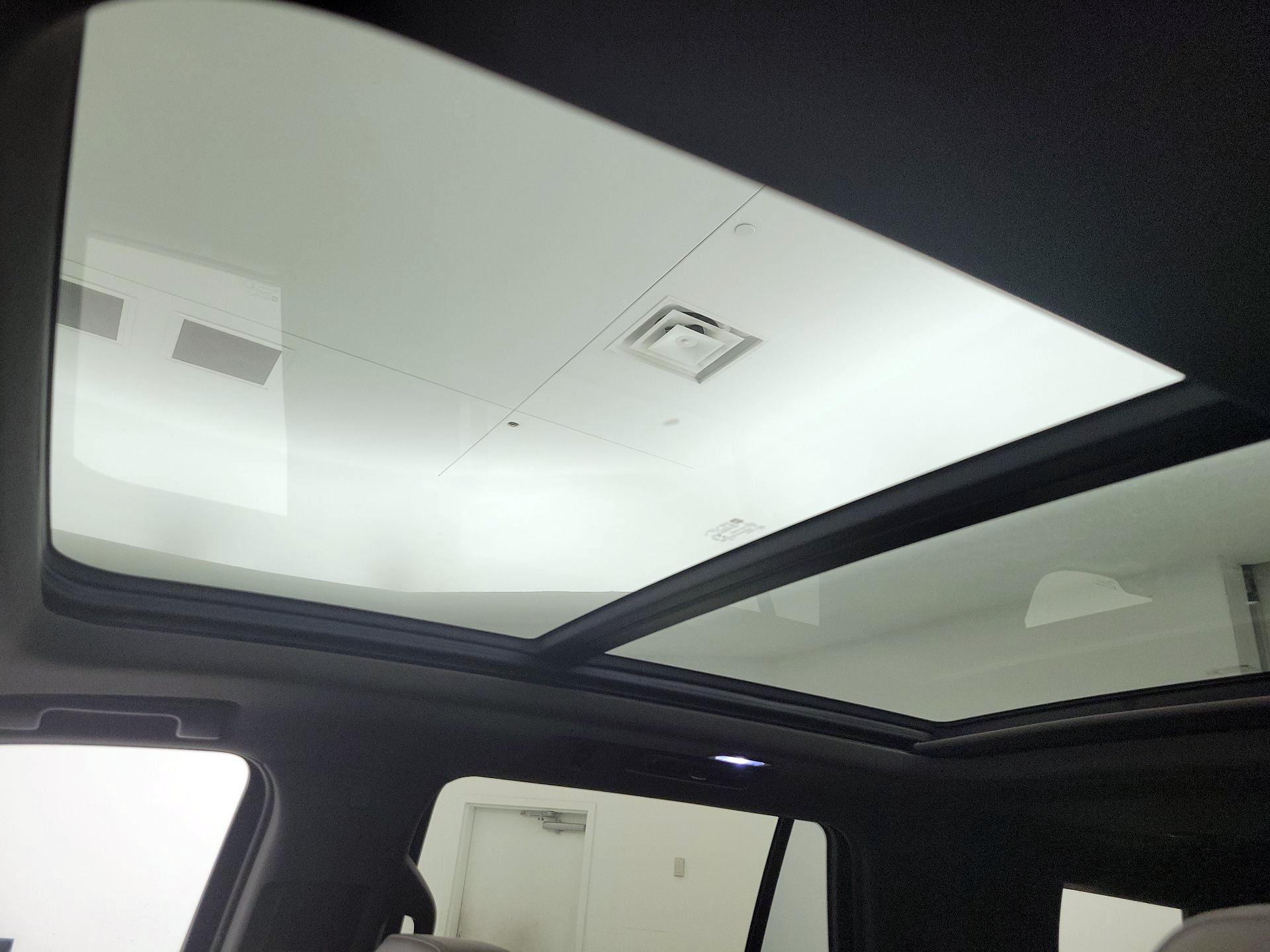 Thumbnail: 2022 Chevrolet Tahoe - 19