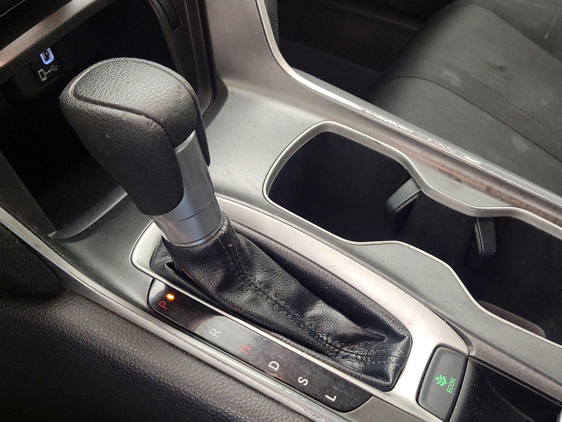 Thumbnail: 2018 Honda Accord - 17