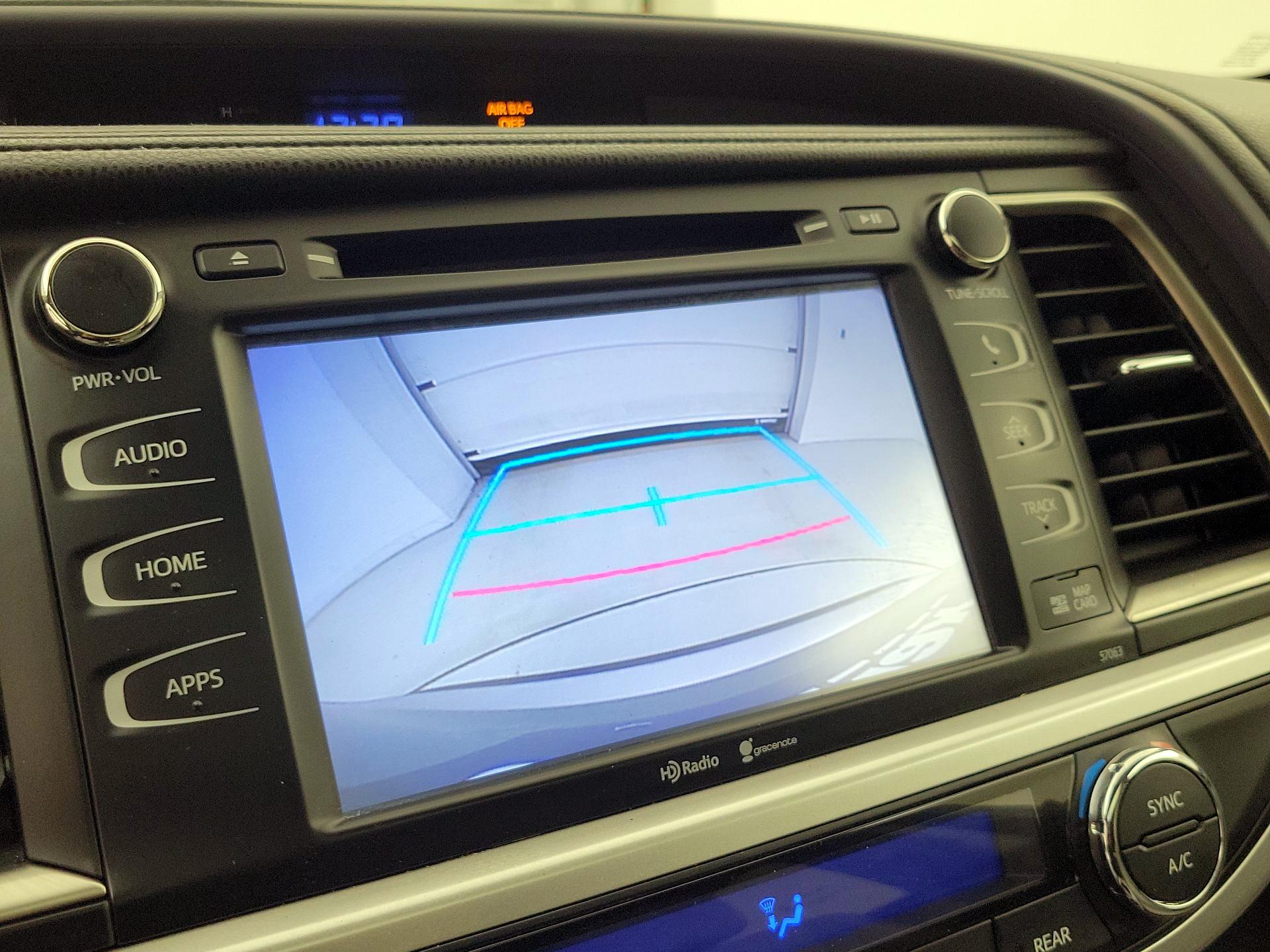 Thumbnail: 2015 Toyota Highlander - 14