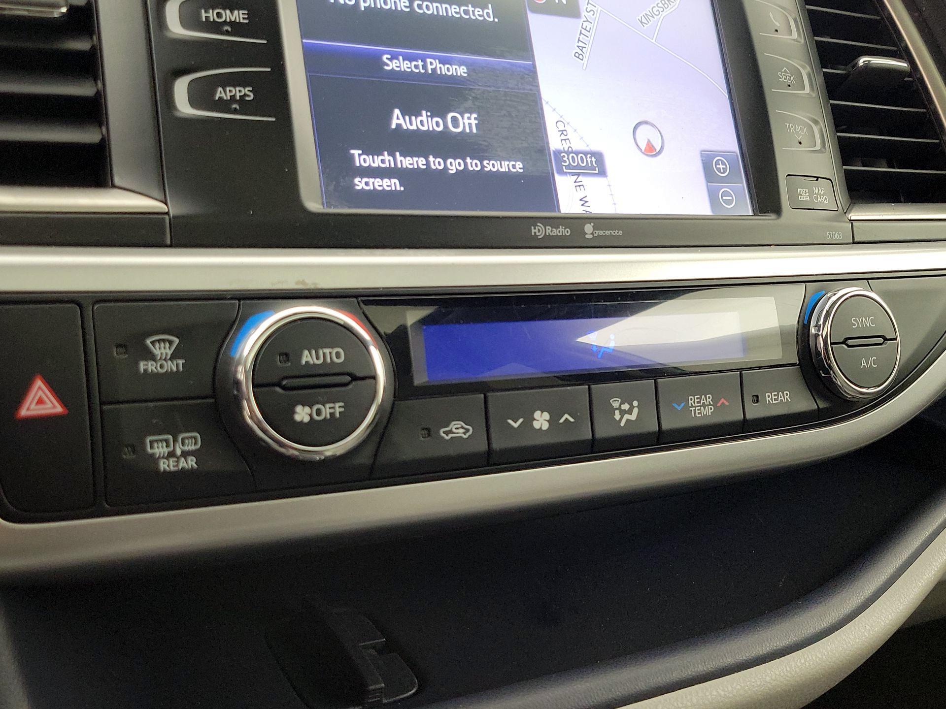 Thumbnail: 2015 Toyota Highlander - 16