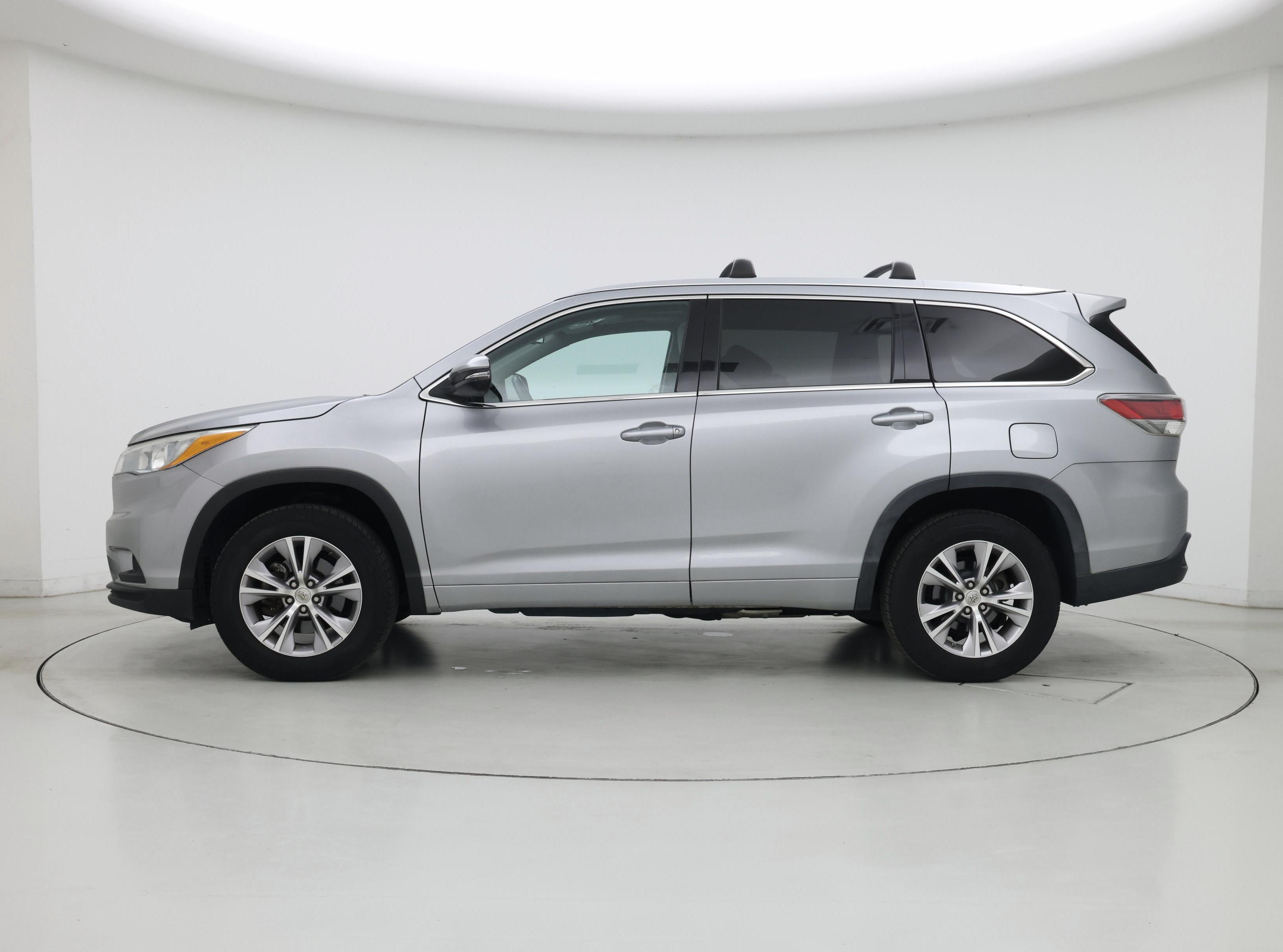 Thumbnail: 2015 Toyota Highlander - 3