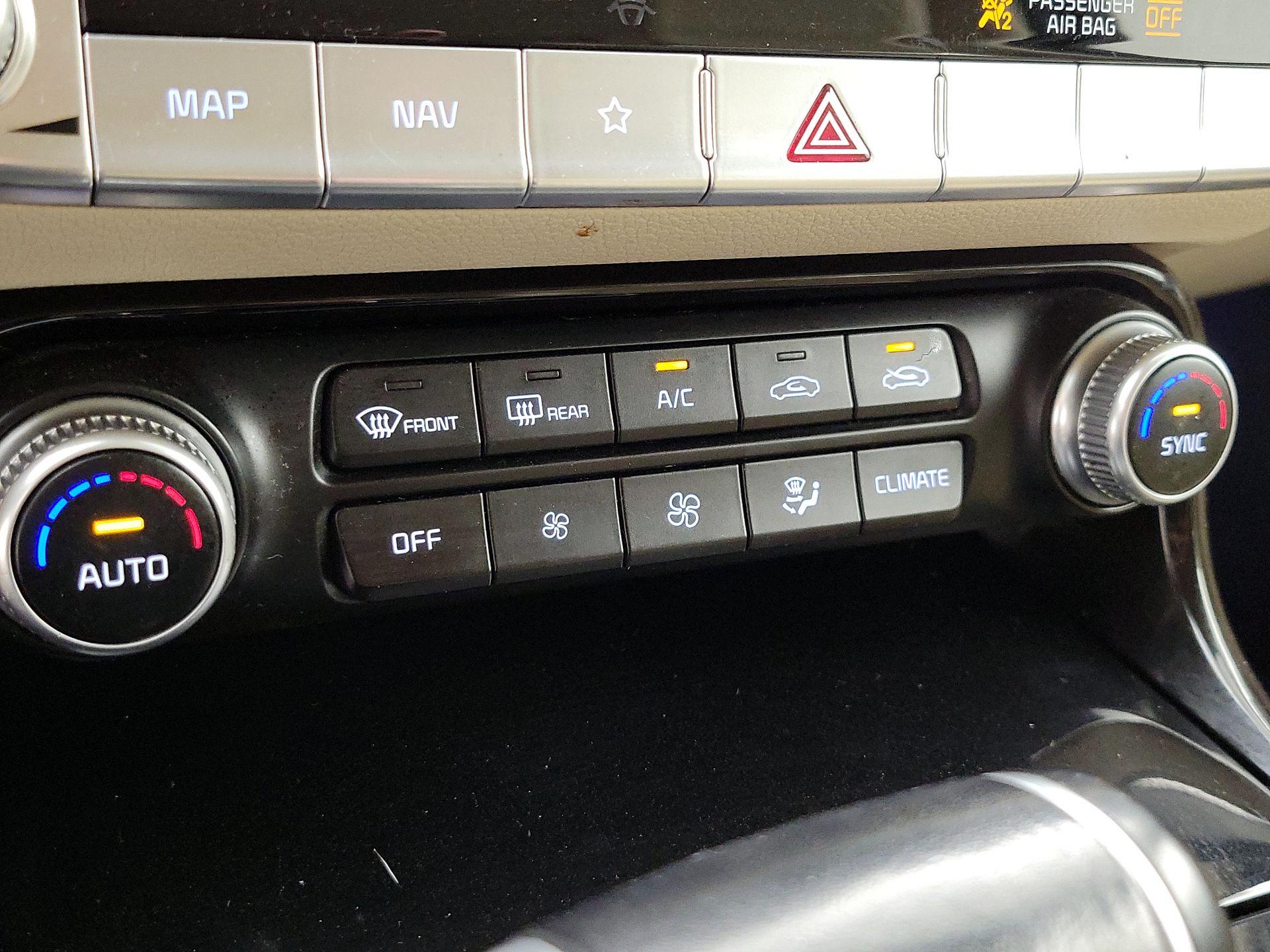 Thumbnail: 2022 Kia Stinger - 17