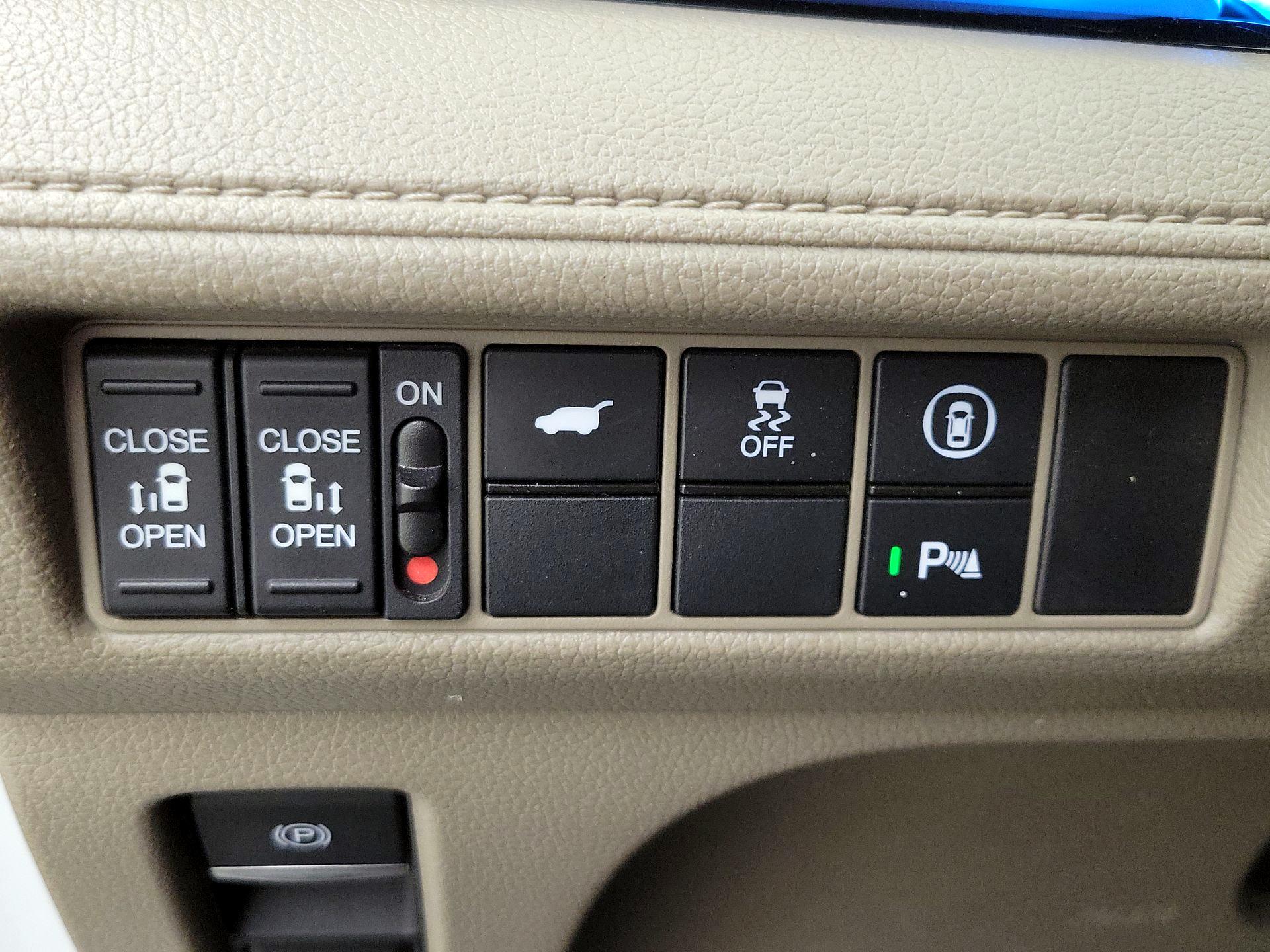 Thumbnail: 2023 Honda Odyssey - 13