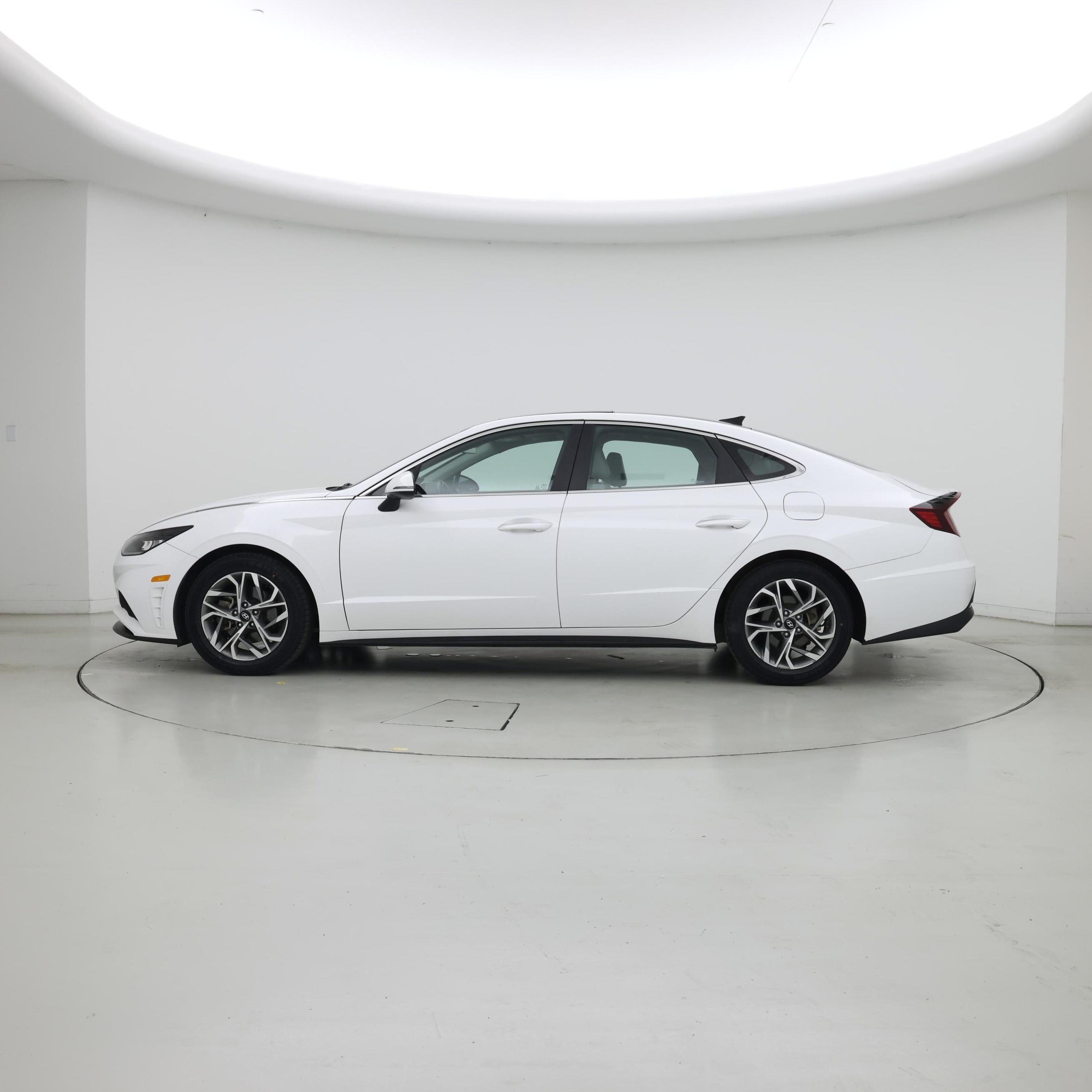 Thumbnail: 2023 Hyundai Sonata - 3