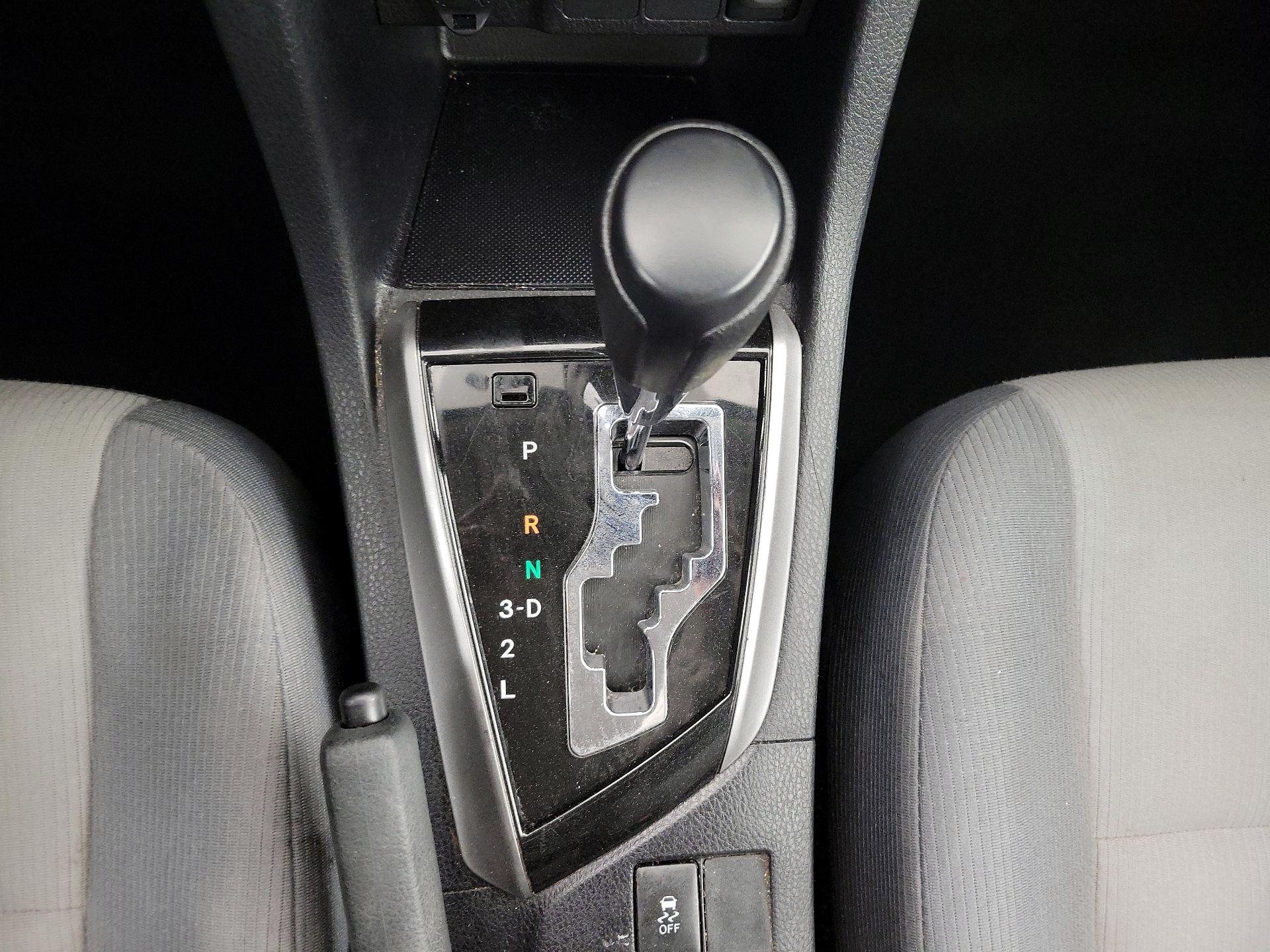 Thumbnail: 2015 Toyota Corolla - 16