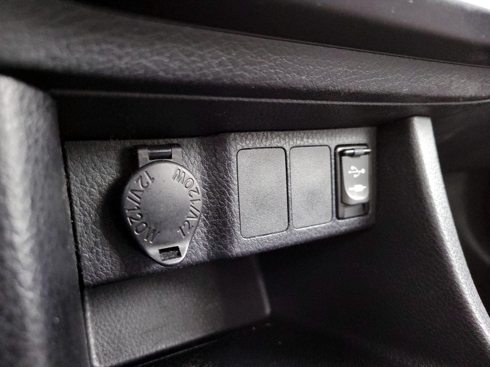 Thumbnail: 2015 Toyota Corolla - 17