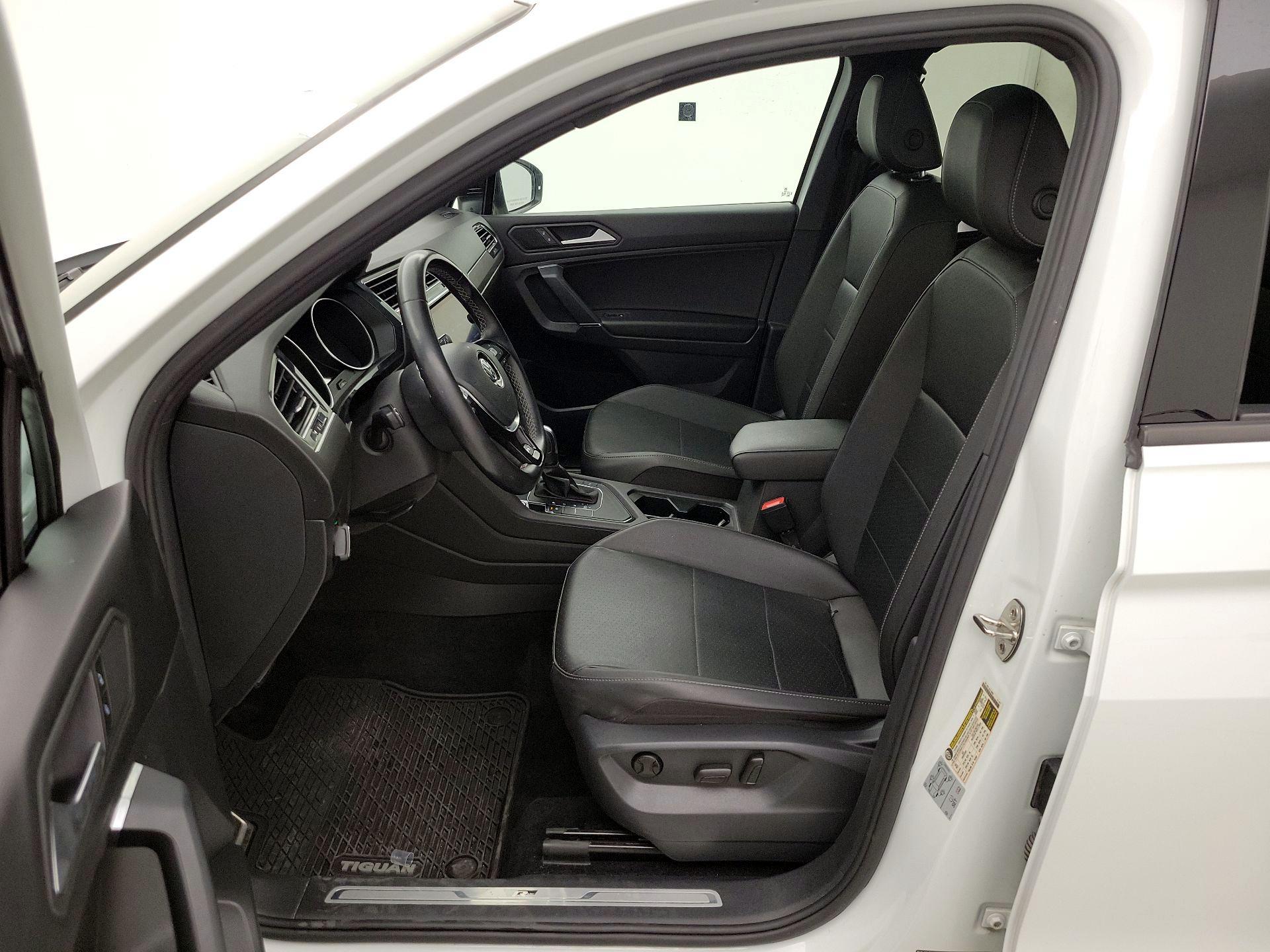 Thumbnail: 2020 Volkswagen Tiguan - 11