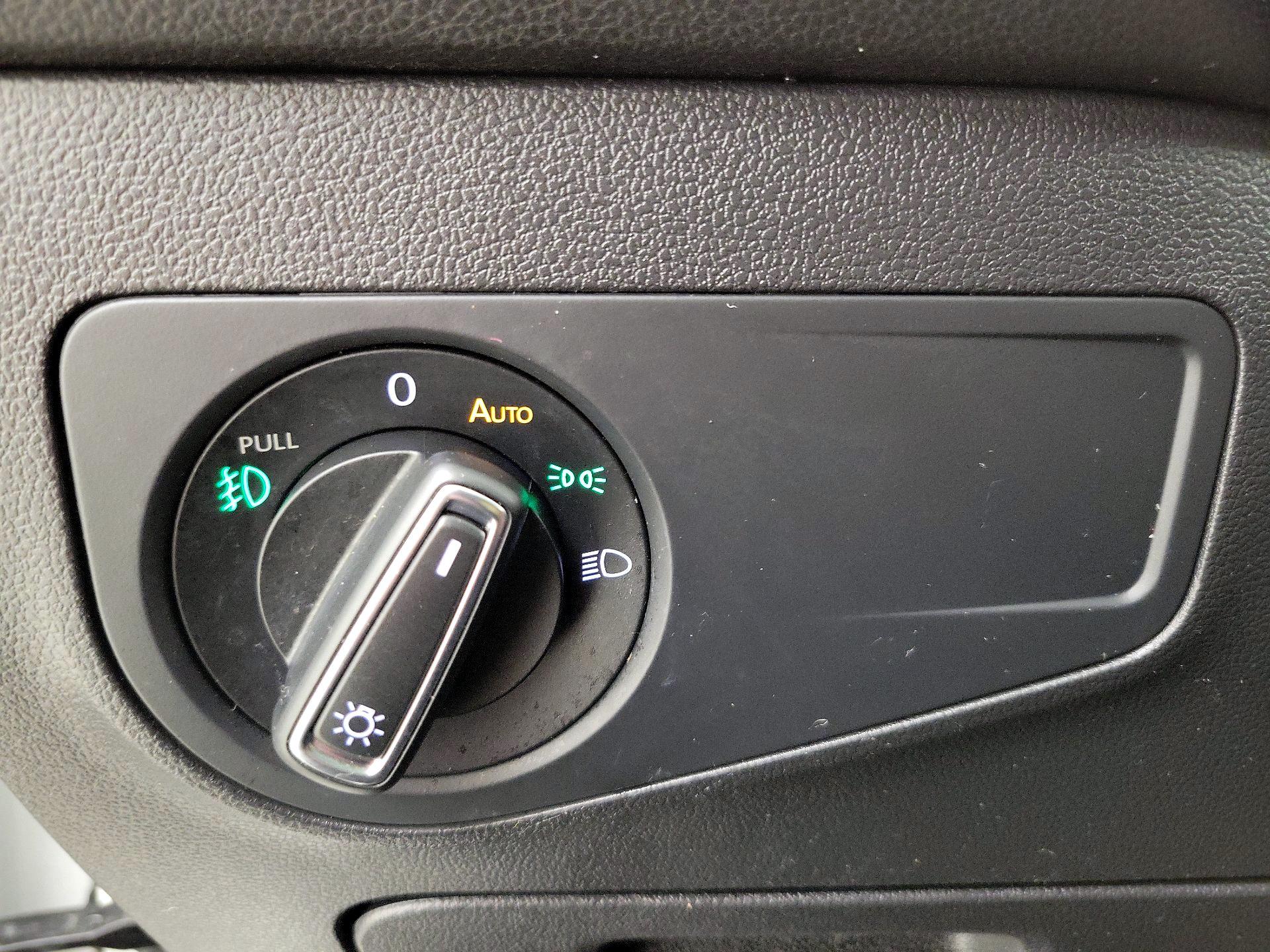 Thumbnail: 2020 Volkswagen Tiguan - 13