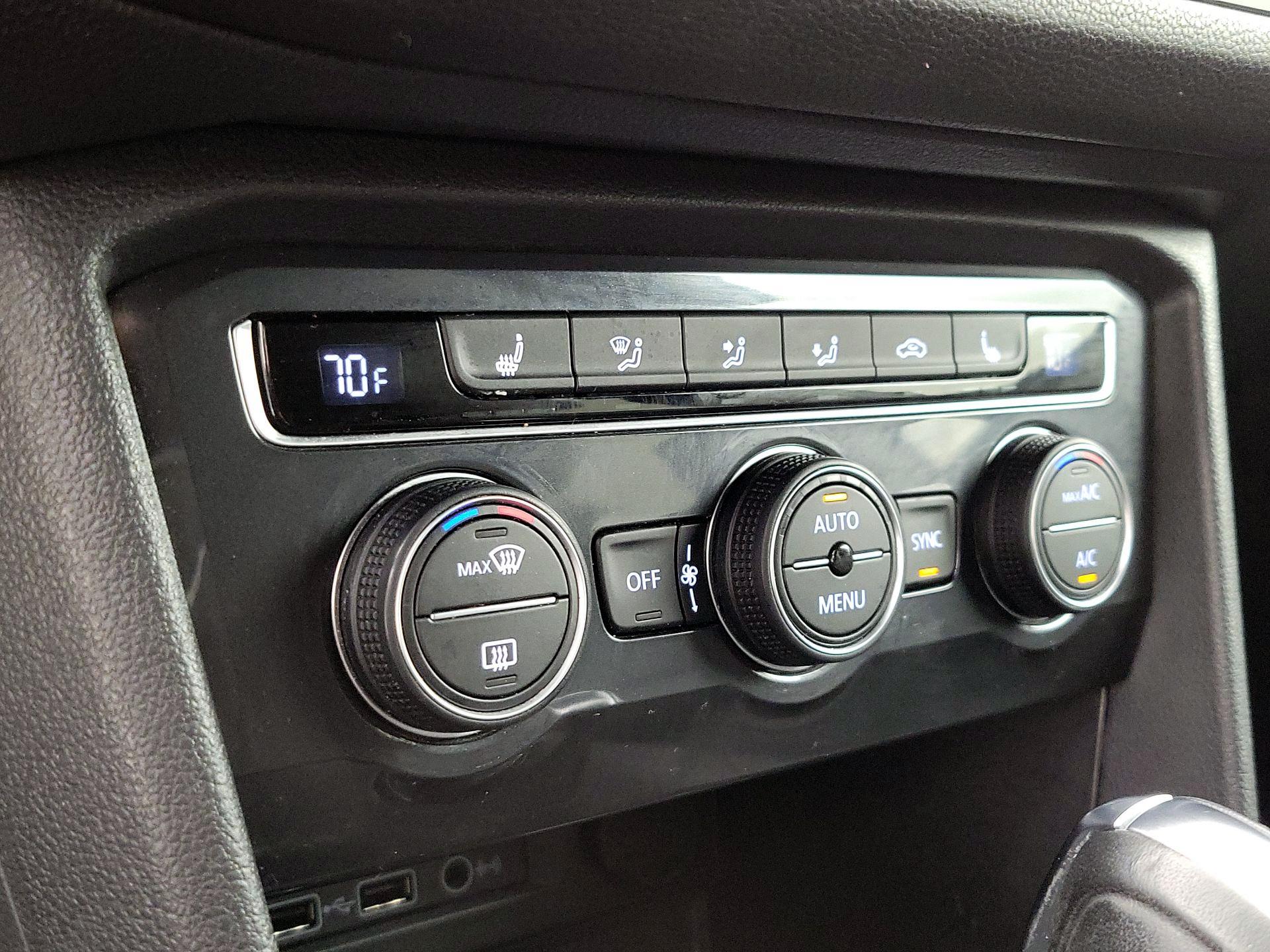 Thumbnail: 2020 Volkswagen Tiguan - 16