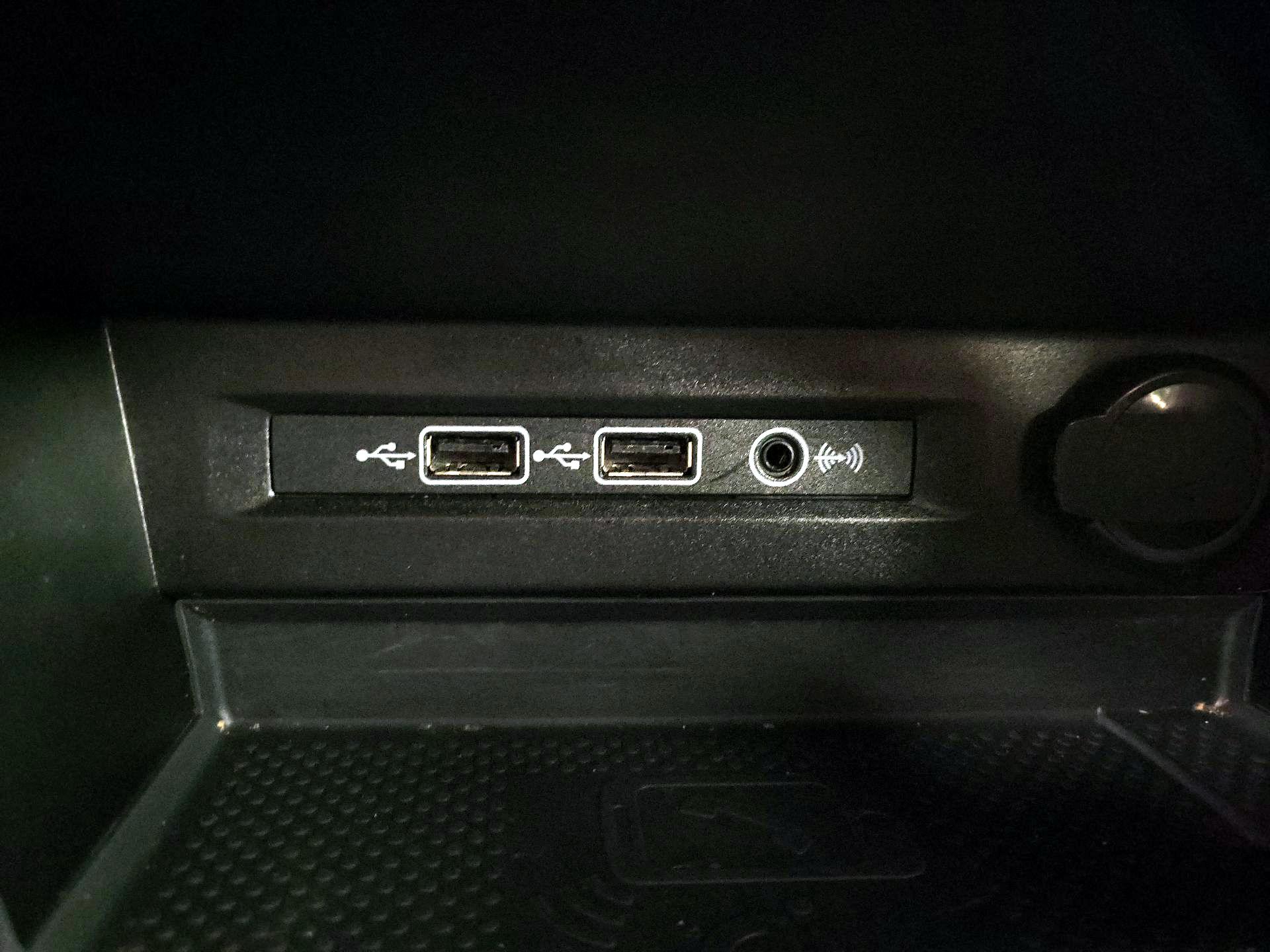 Thumbnail: 2020 Volkswagen Tiguan - 18