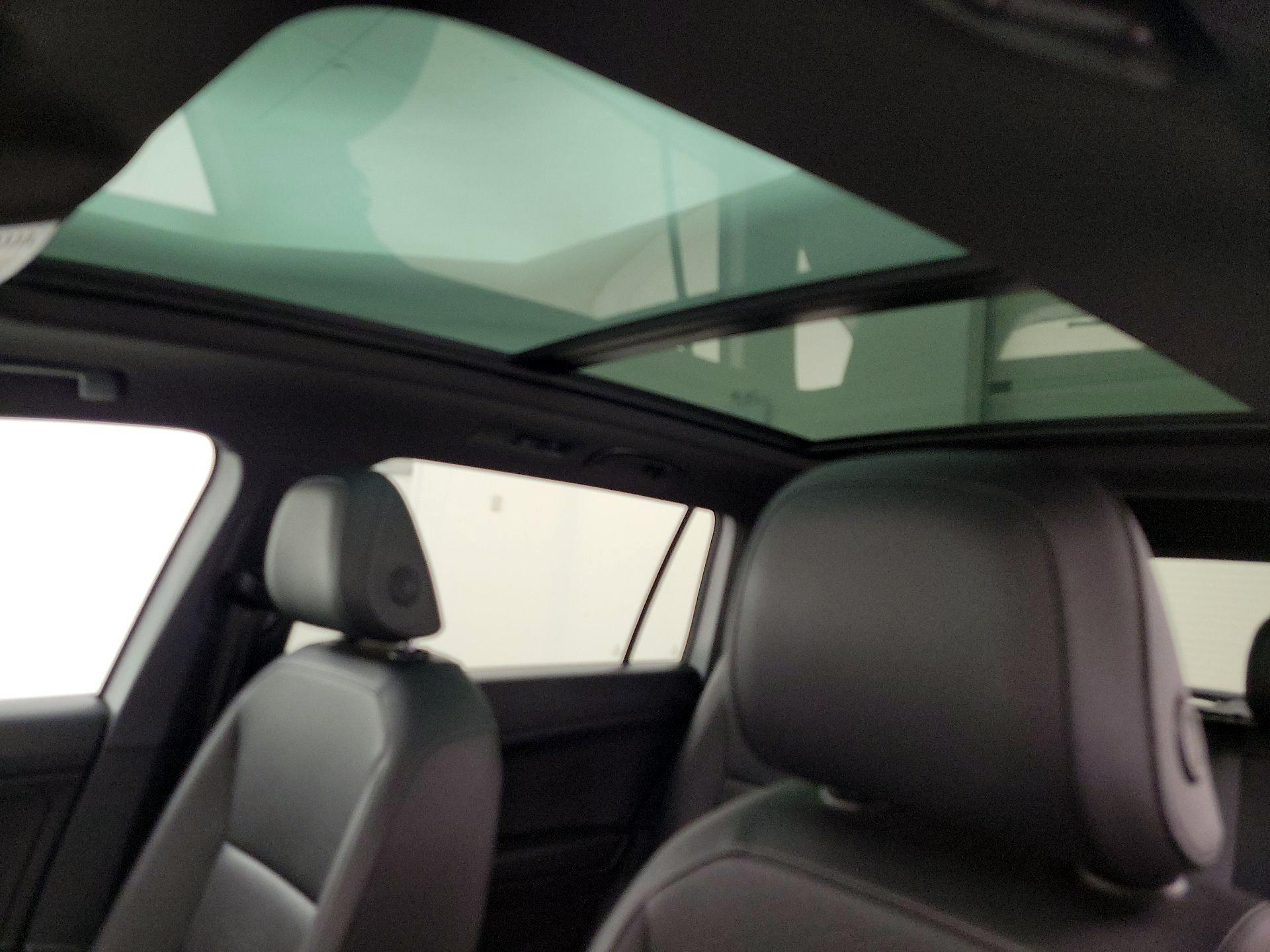 Thumbnail: 2020 Volkswagen Tiguan - 19