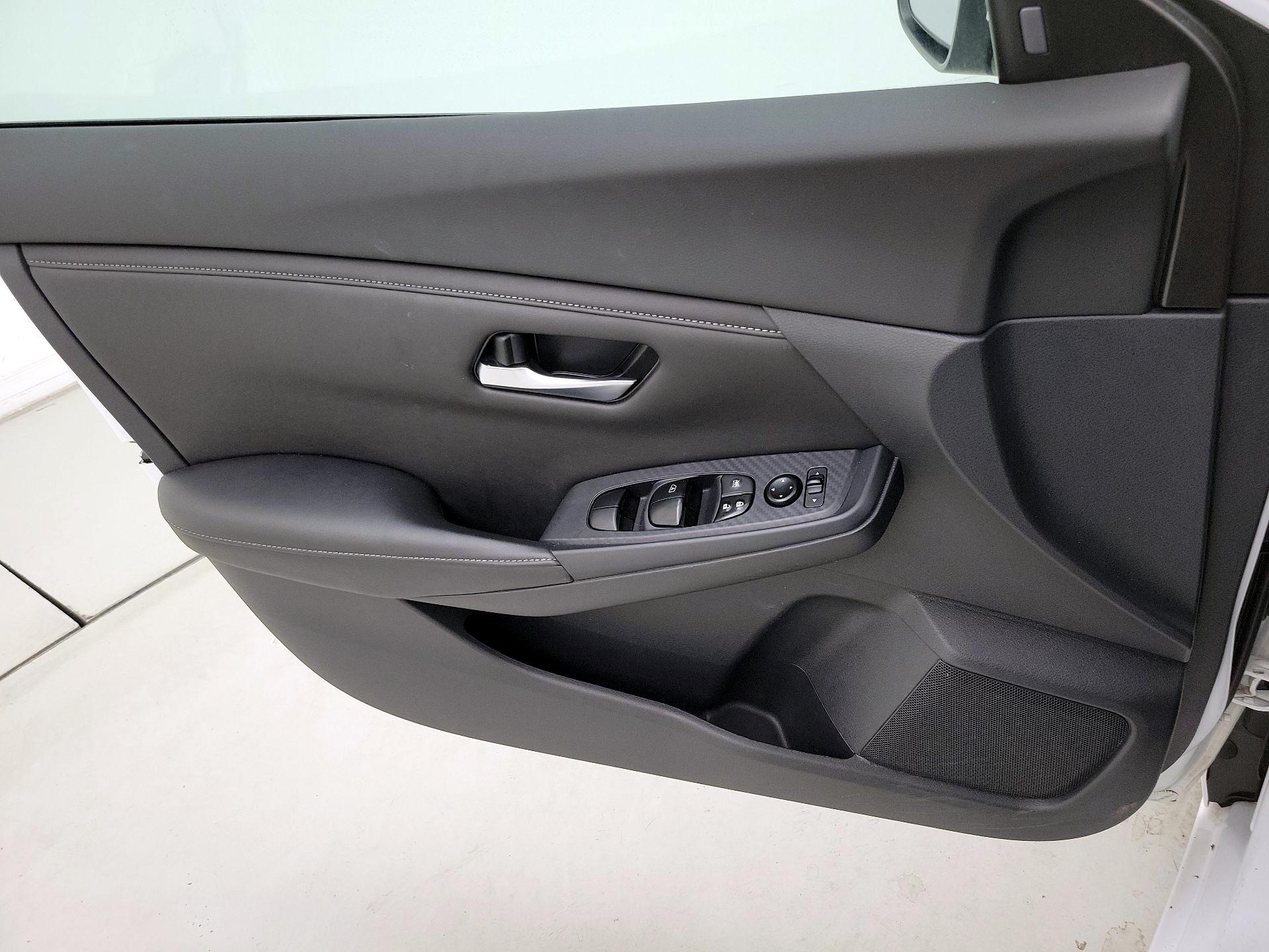 Thumbnail: 2022 Nissan Sentra - 12