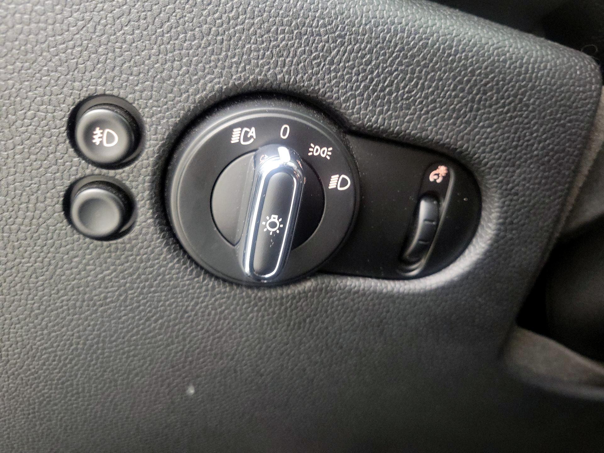 Thumbnail: 2021 MINI Cooper Hardtop - 13