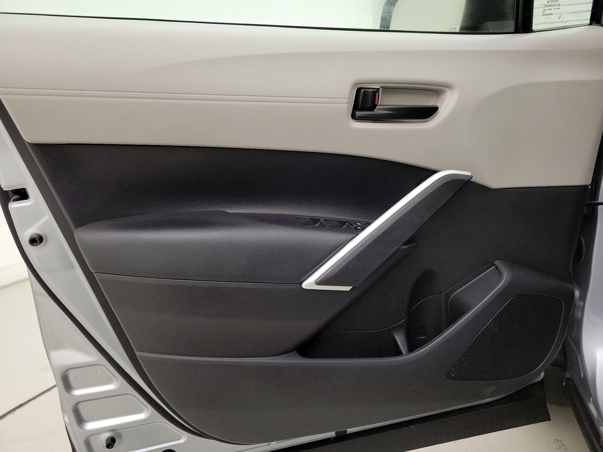 Thumbnail: 2025 Toyota Corolla Cross - 12