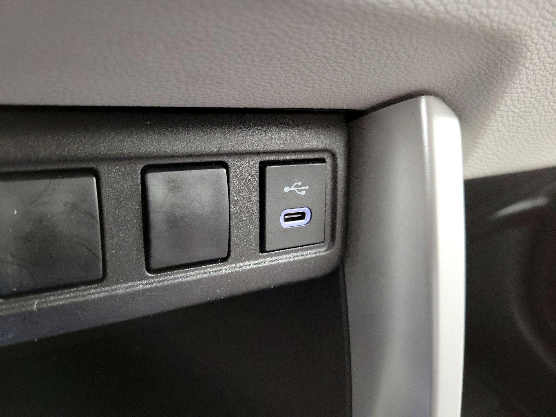 Thumbnail: 2025 Toyota Corolla Cross - 18