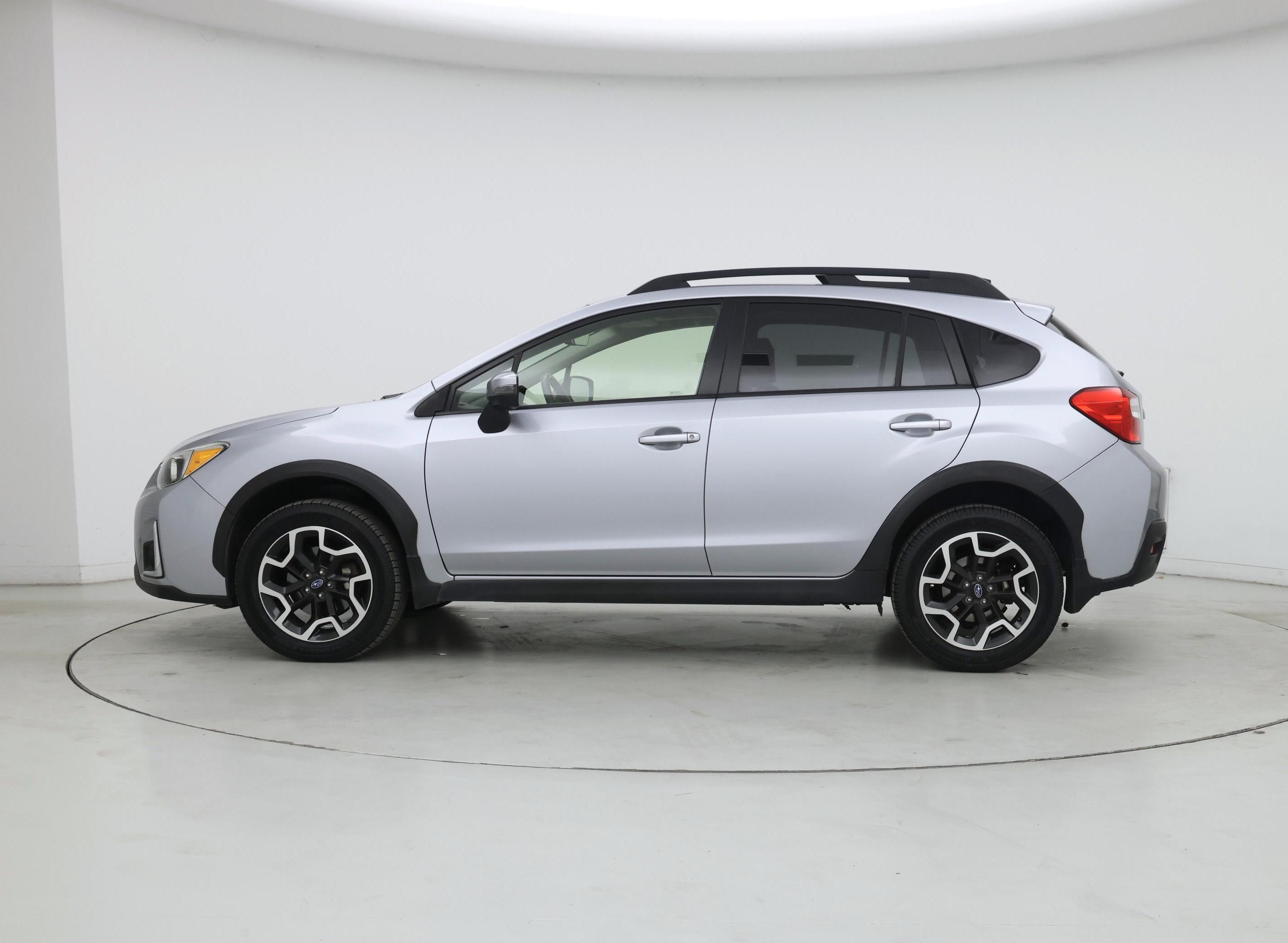 Thumbnail: 2017 Subaru Crosstrek - 3