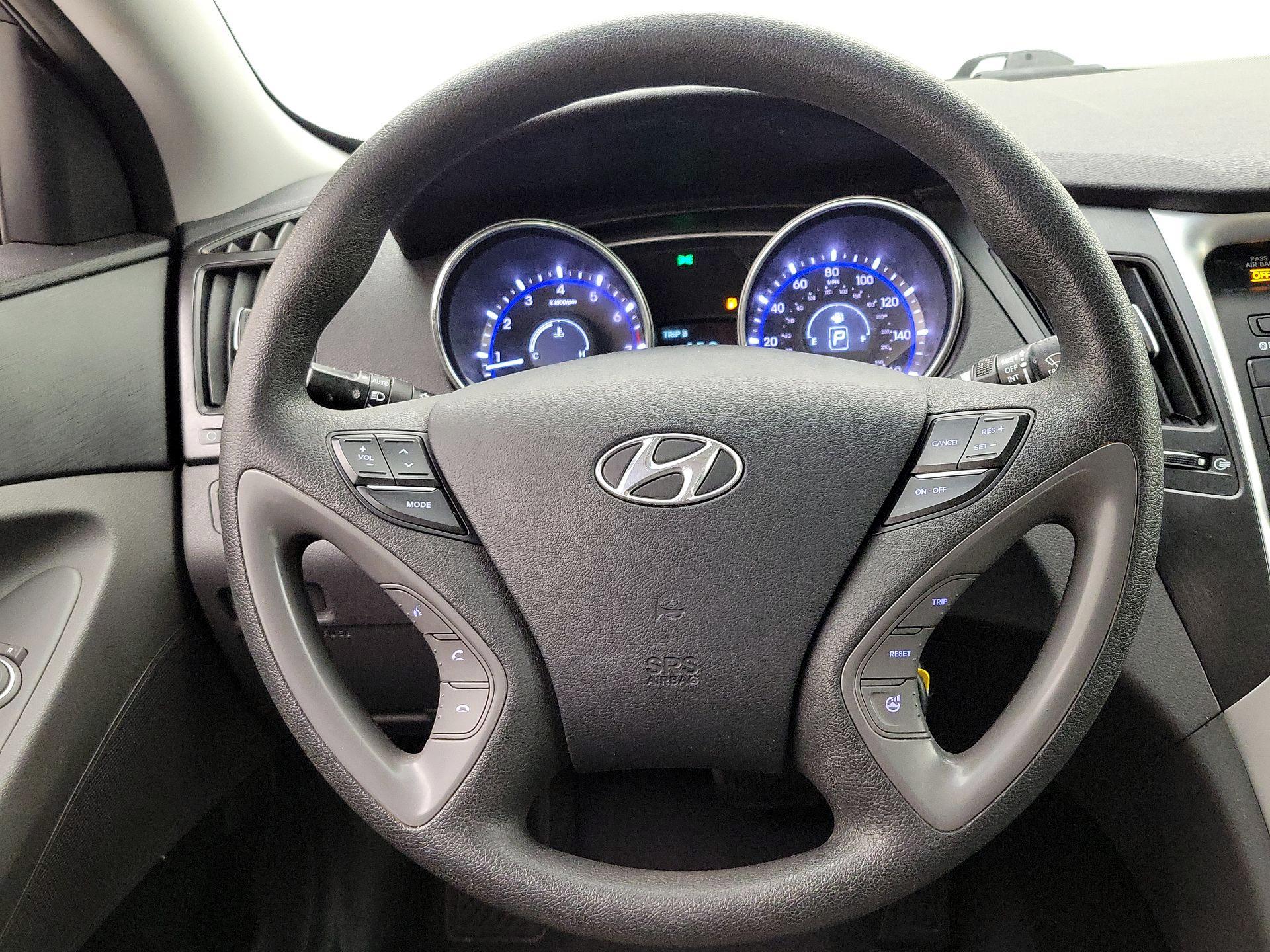 Thumbnail: 2014 Hyundai Sonata - 10