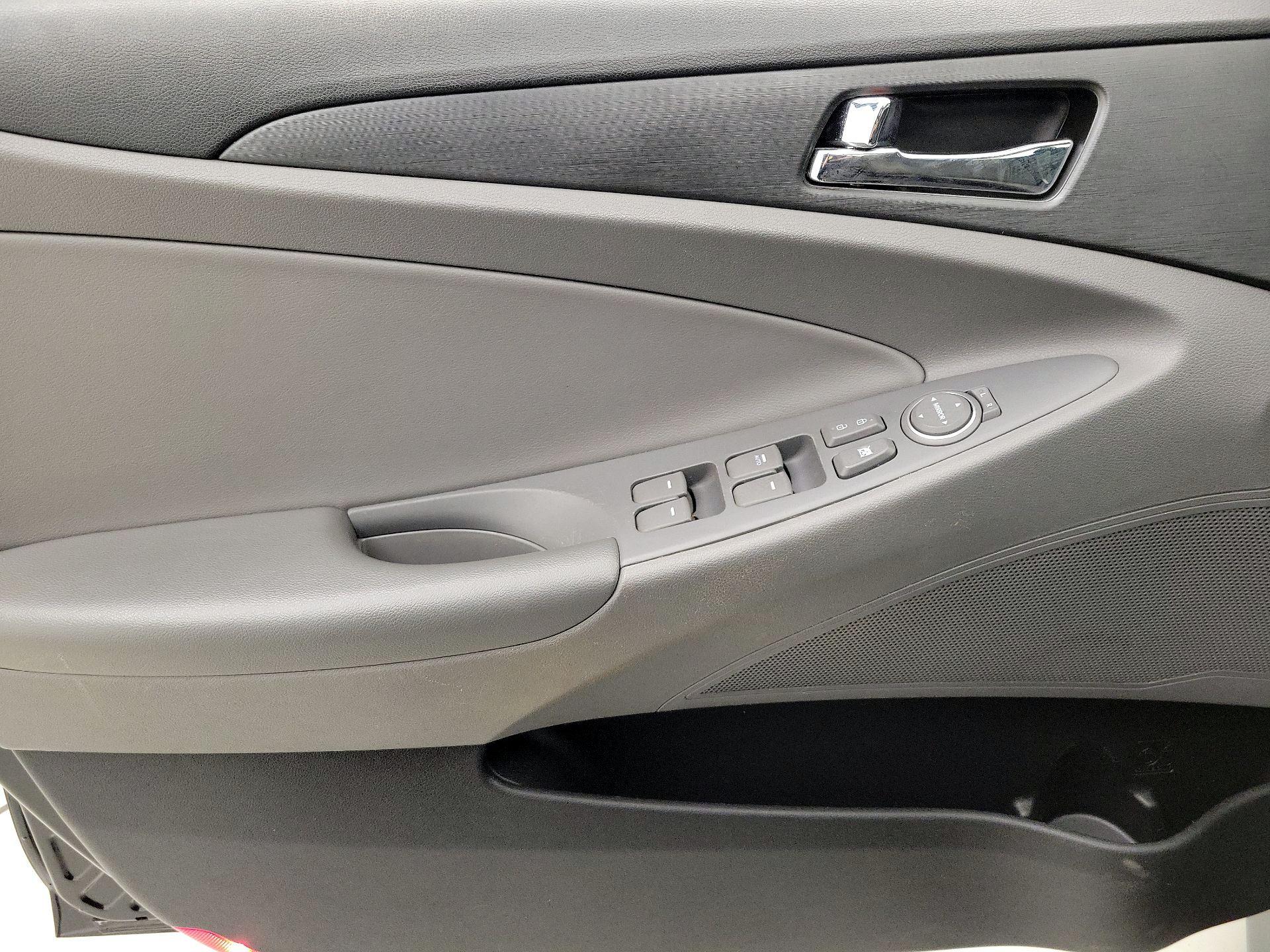 Thumbnail: 2014 Hyundai Sonata - 12