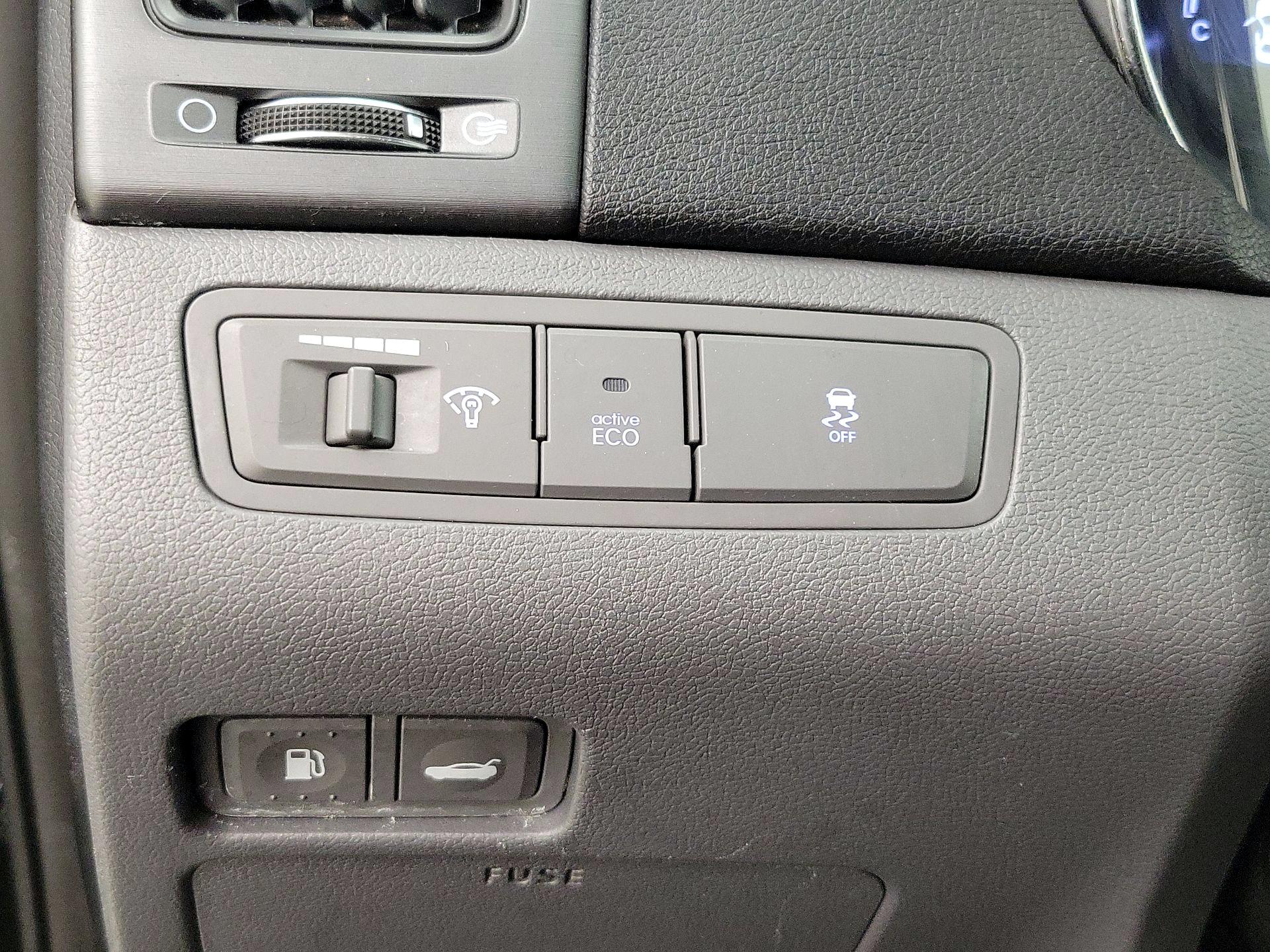 Thumbnail: 2014 Hyundai Sonata - 13