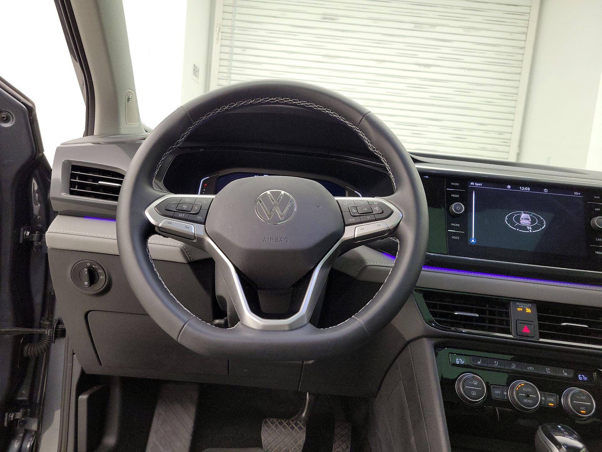 Thumbnail: 2022 Volkswagen Taos - 10