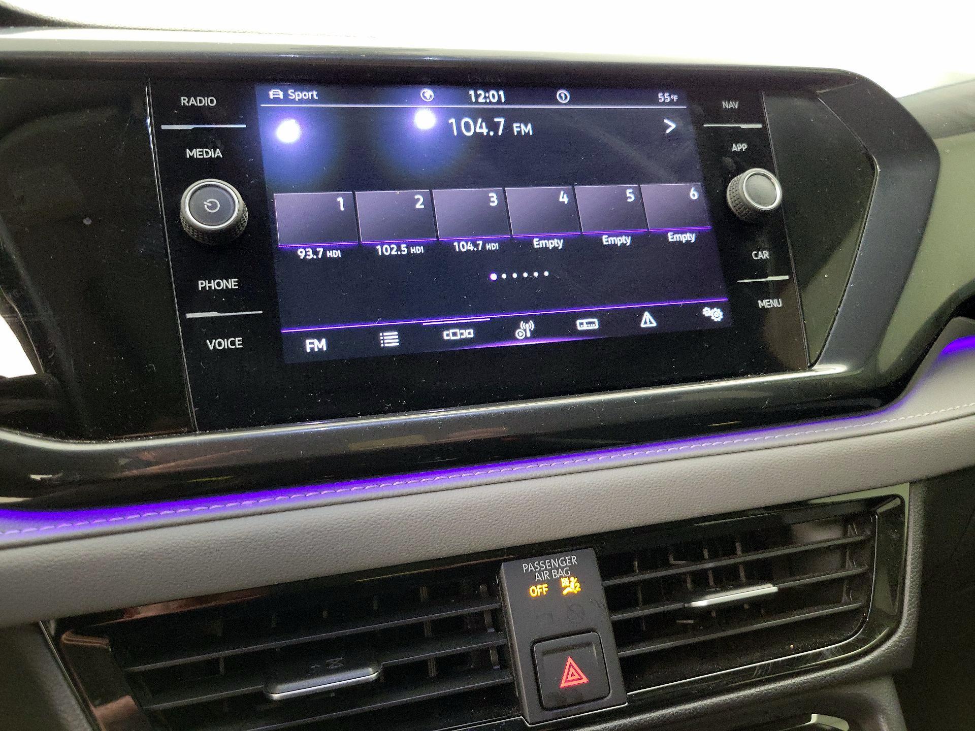 Thumbnail: 2022 Volkswagen Taos - 16