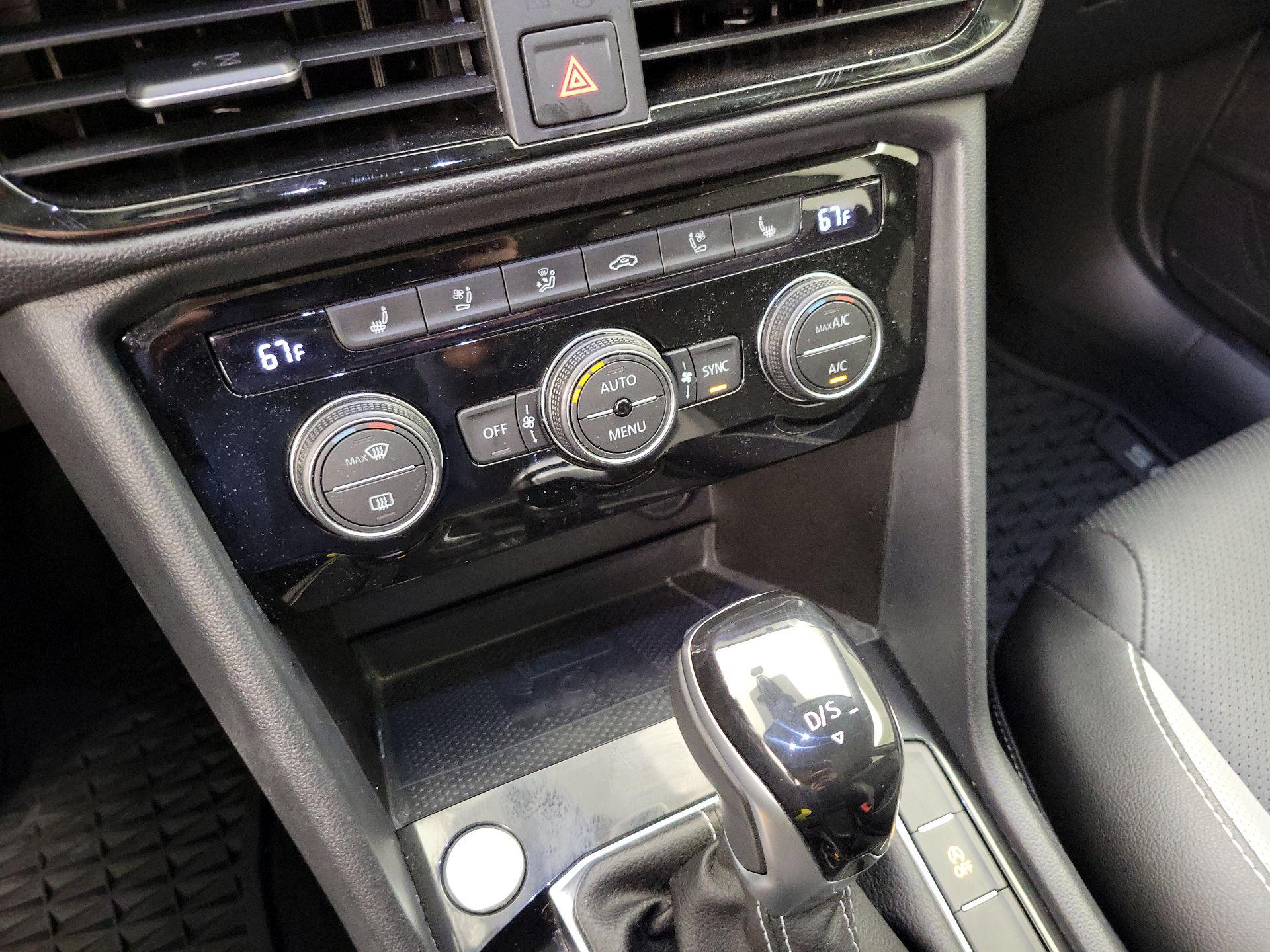 Thumbnail: 2022 Volkswagen Taos - 17