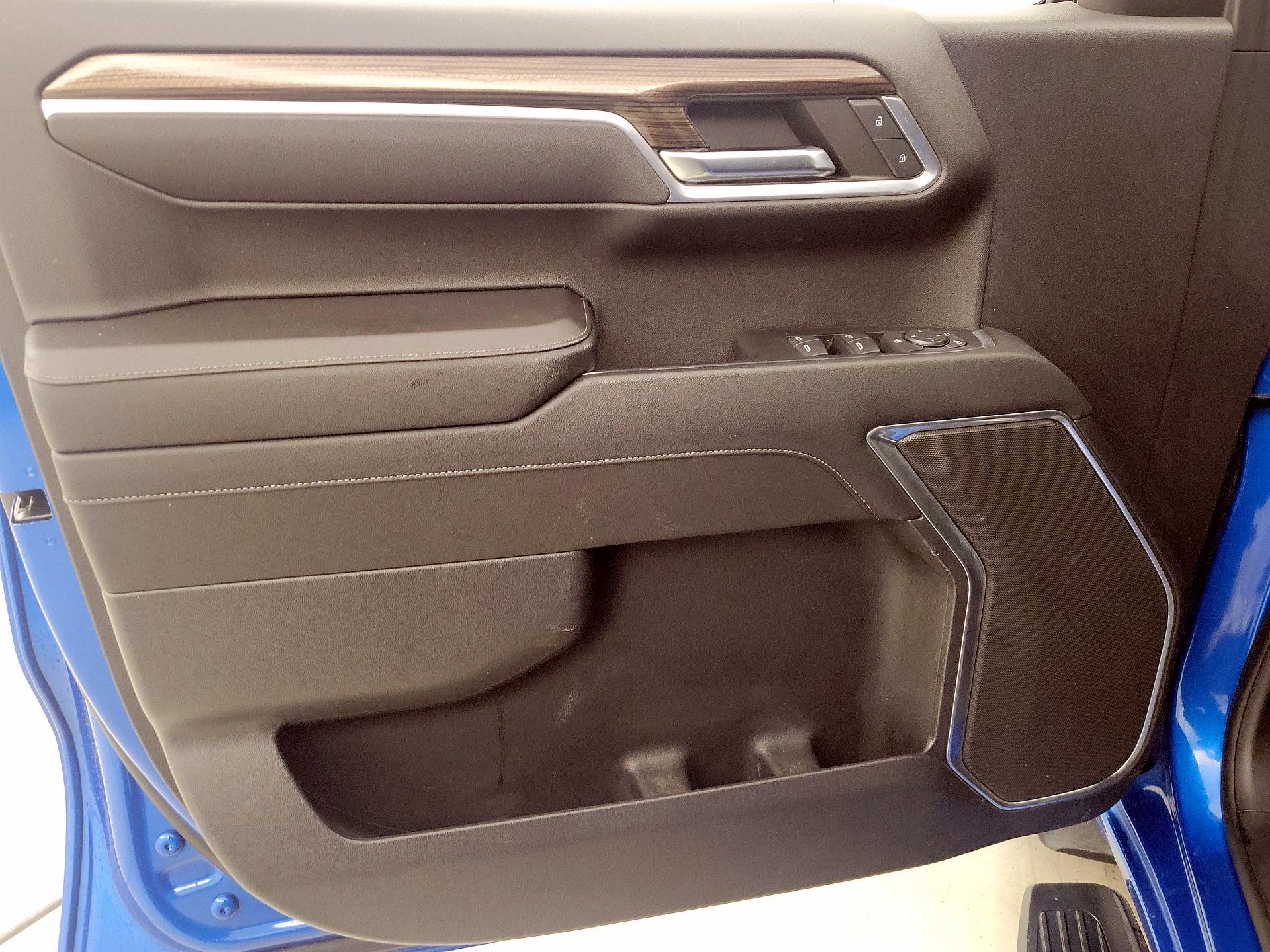 Thumbnail: 2022 Chevrolet Silverado 1500 - 12