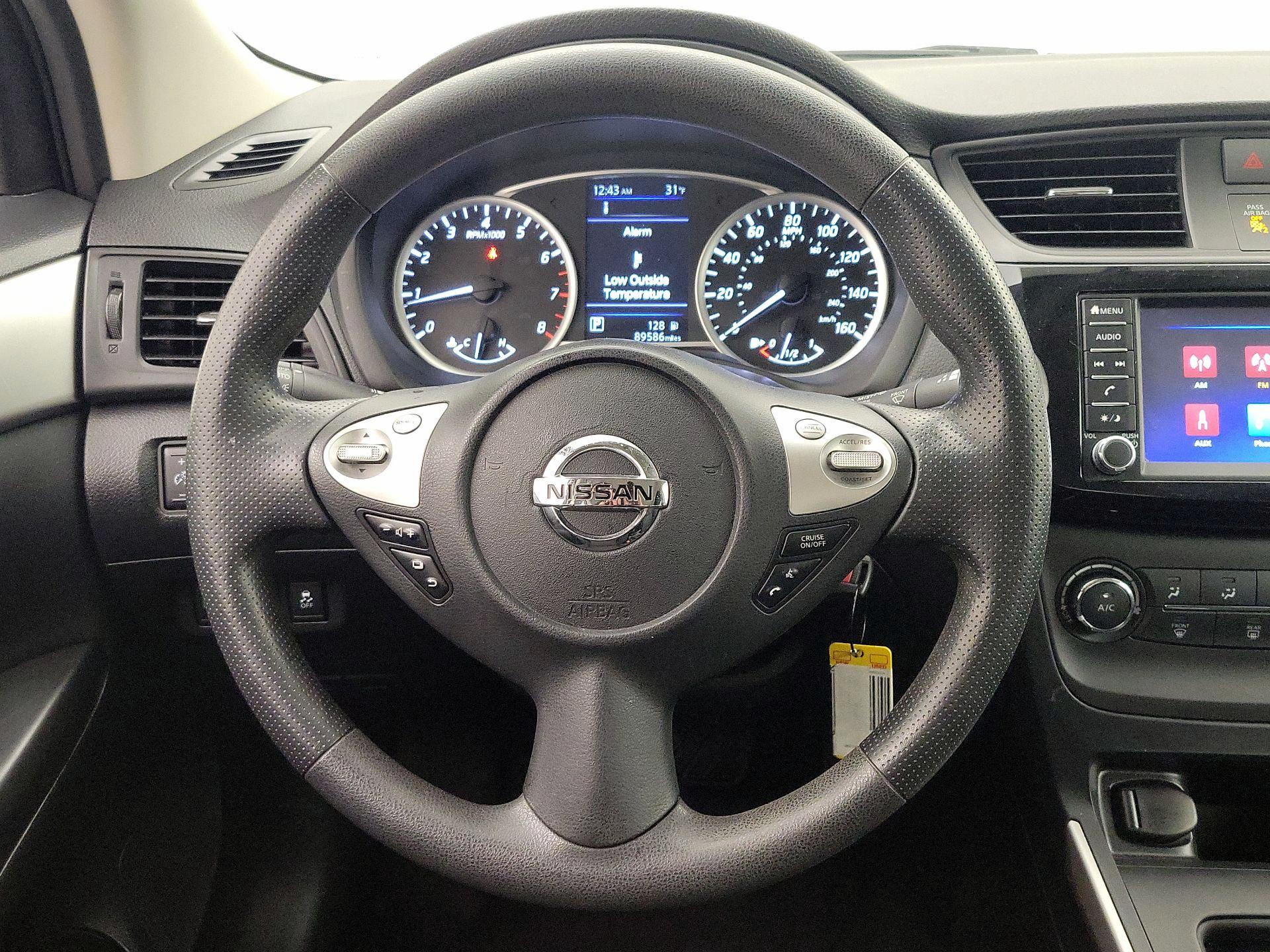 Thumbnail: 2019 Nissan Sentra - 10