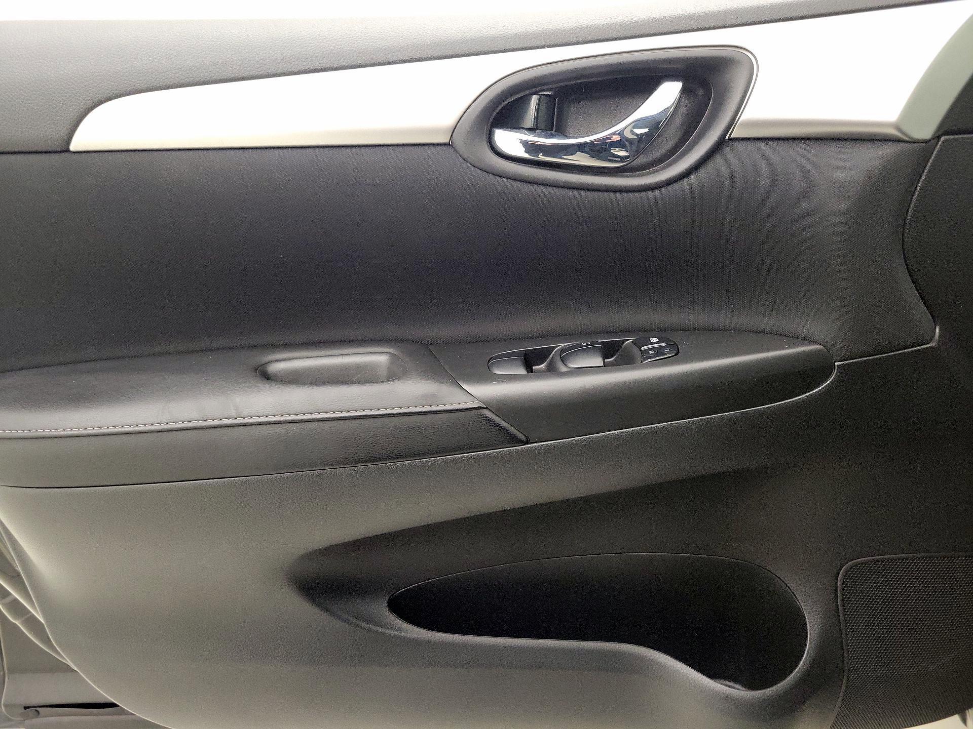 Thumbnail: 2019 Nissan Sentra - 12