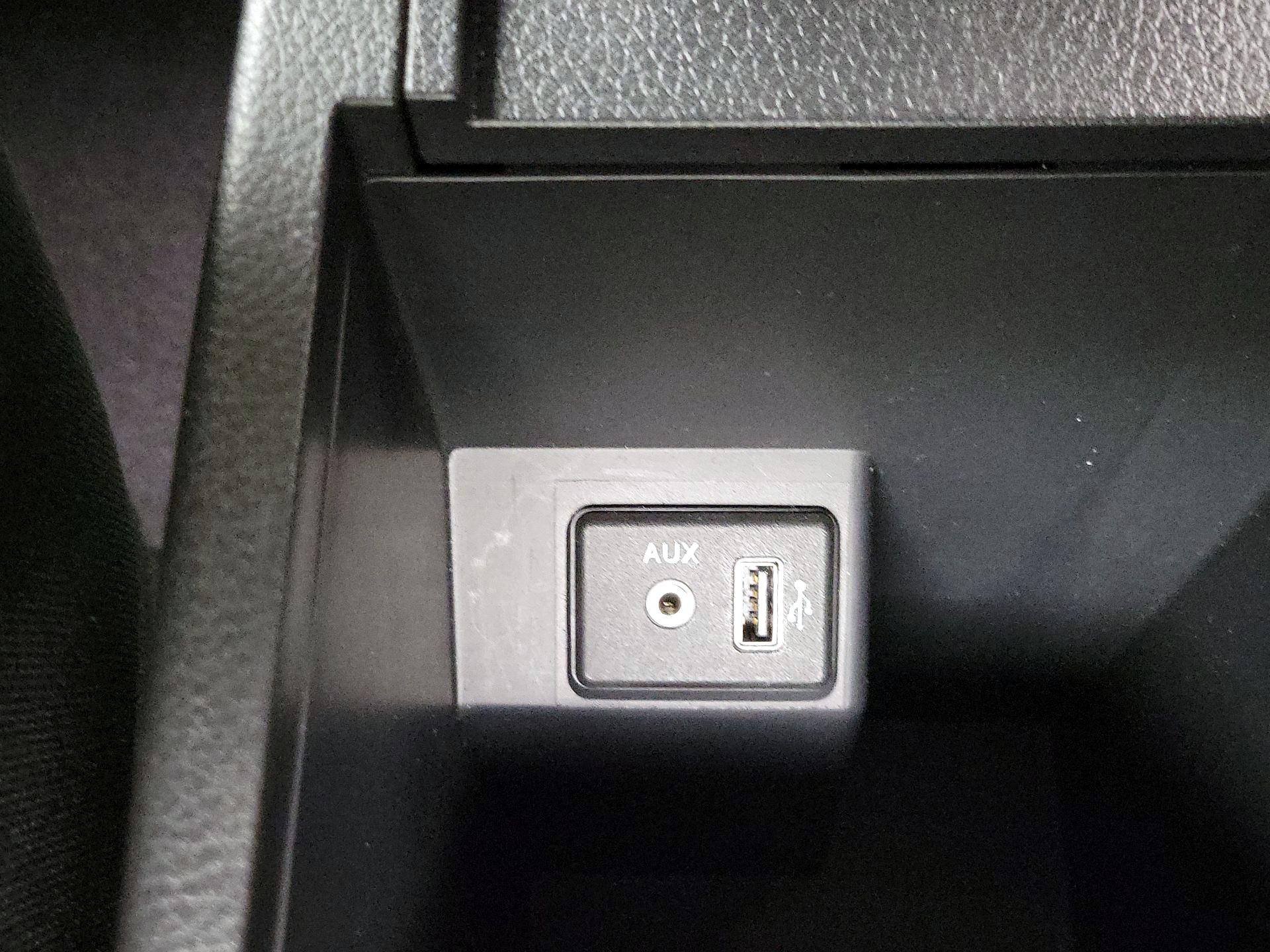 Thumbnail: 2019 Nissan Sentra - 18