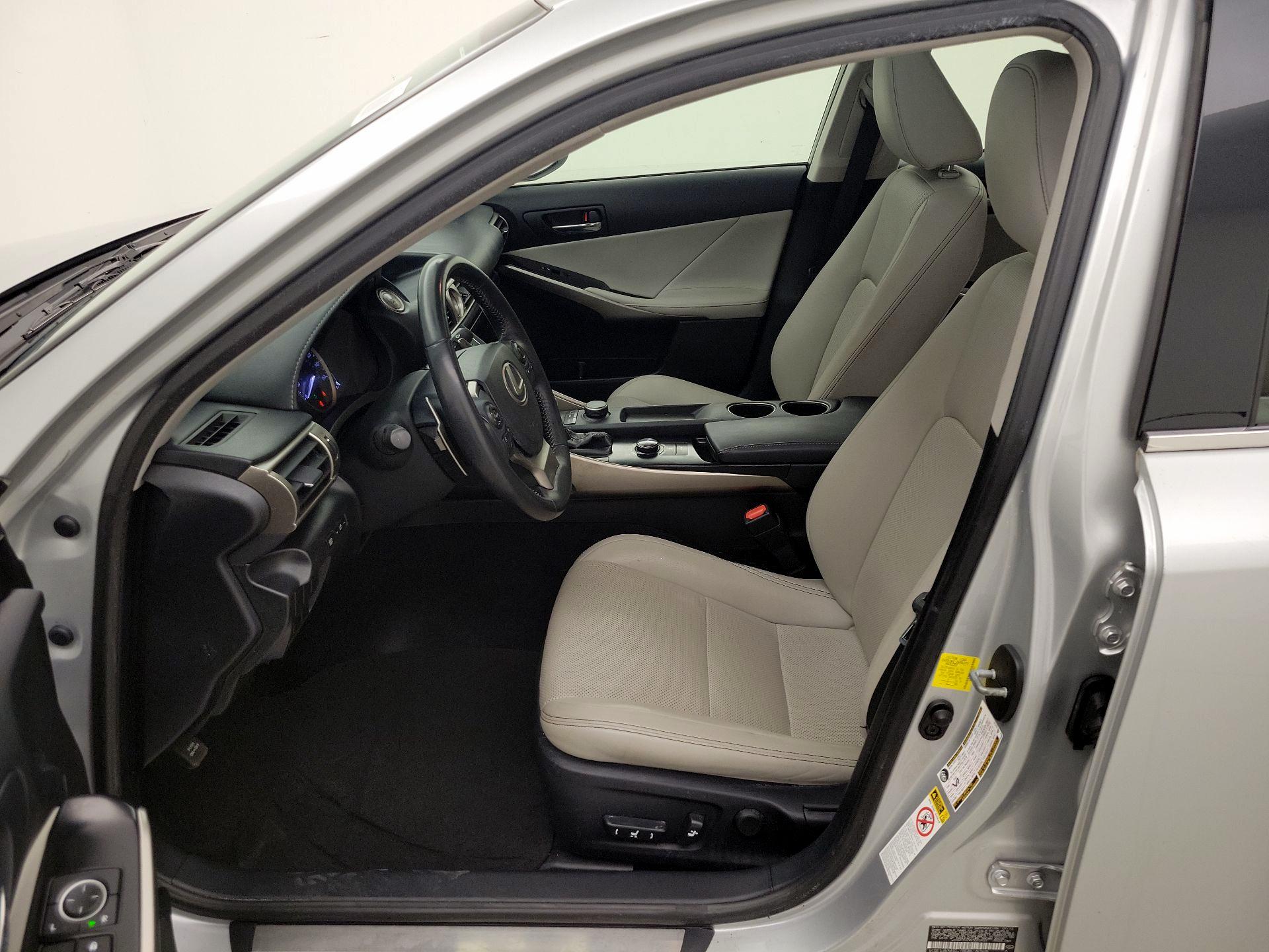 Thumbnail: 2014 Lexus IS - 11