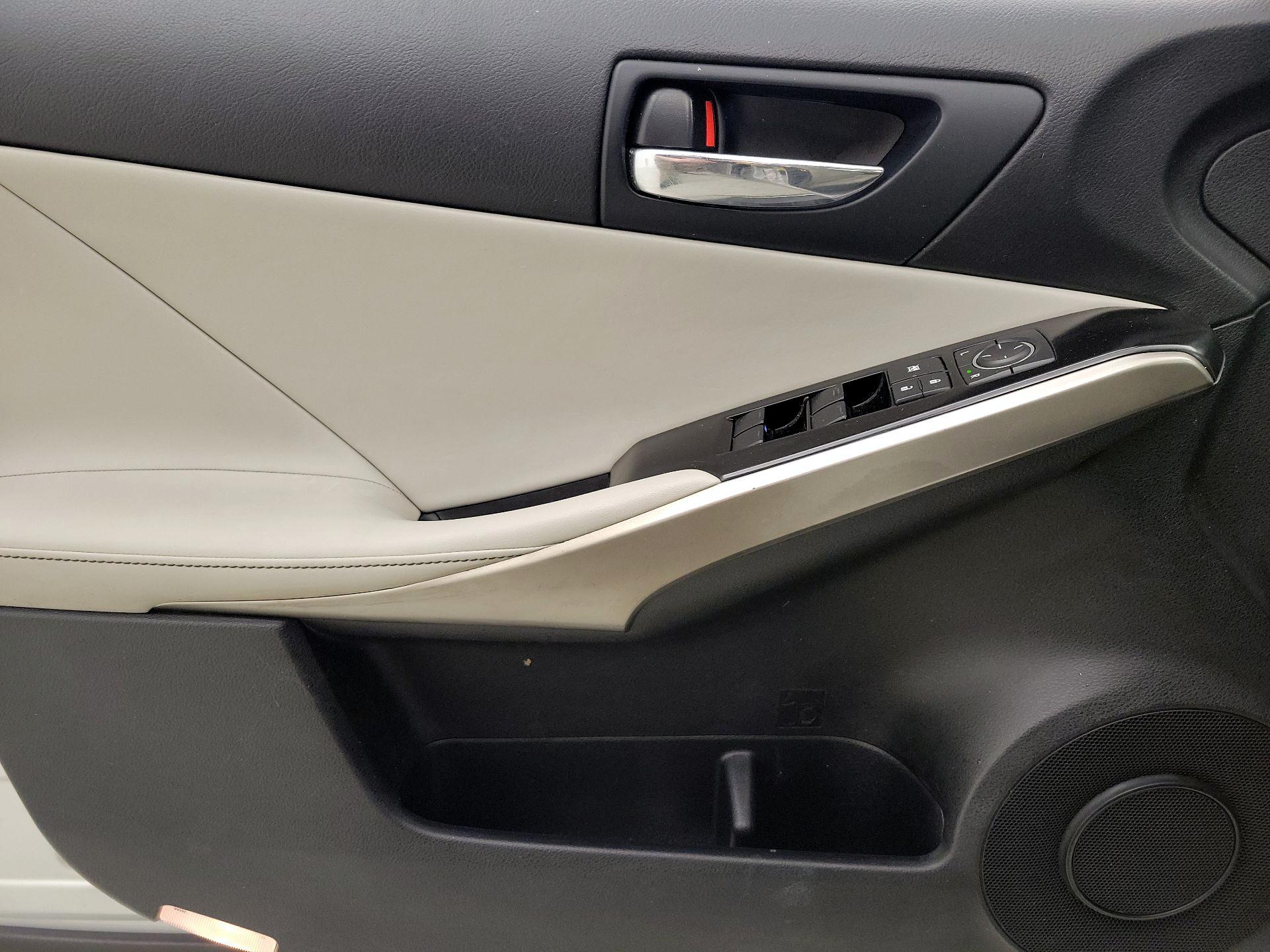 Thumbnail: 2014 Lexus IS - 12