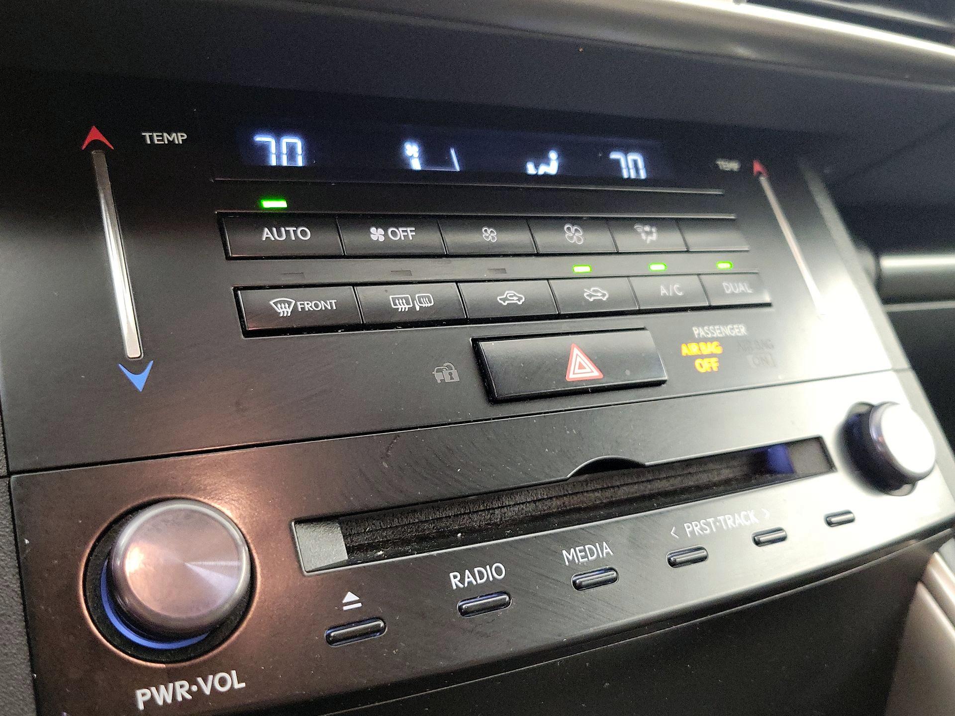 Thumbnail: 2014 Lexus IS - 16