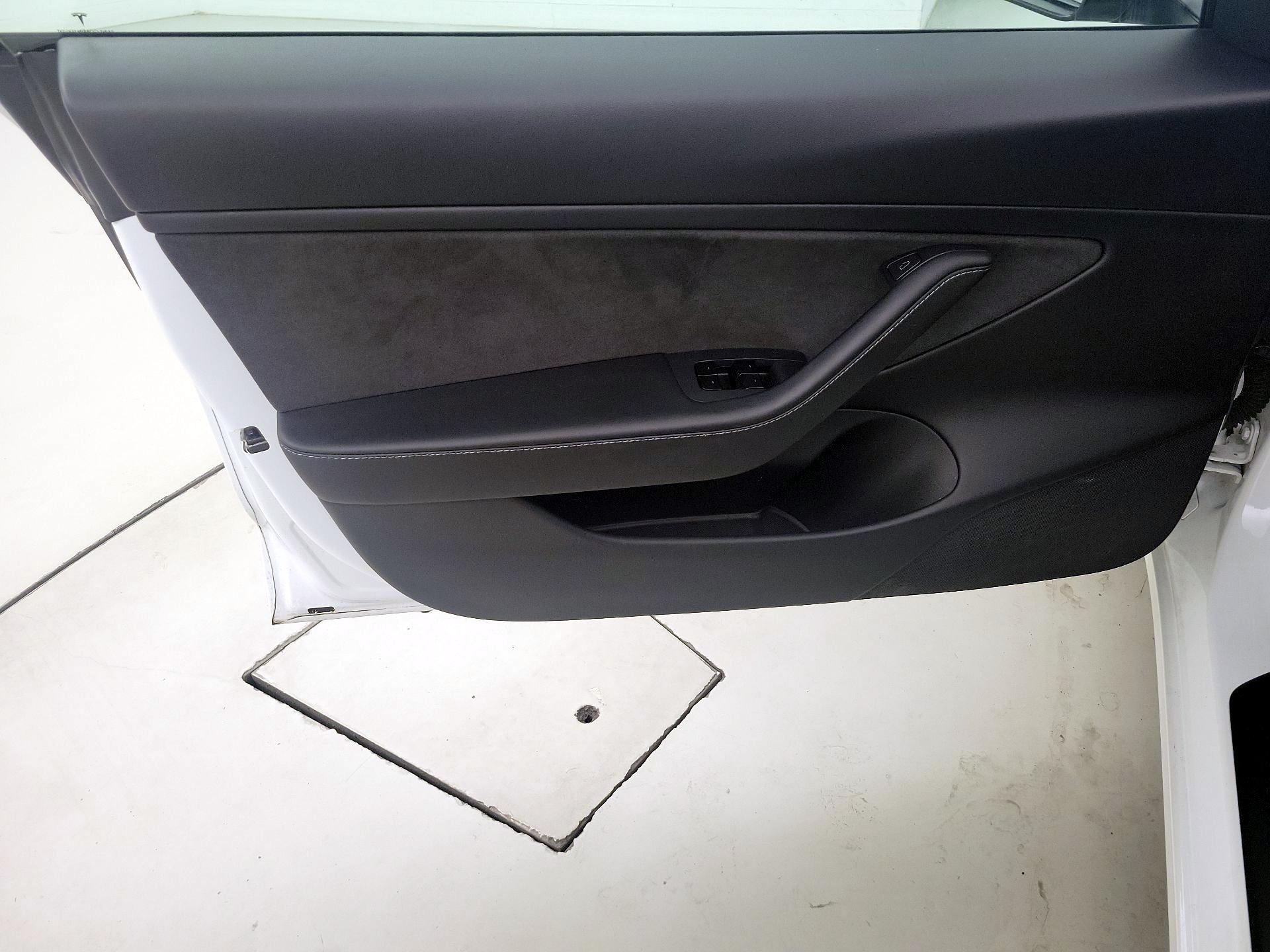 Thumbnail: 2021 Tesla Model 3 - 12