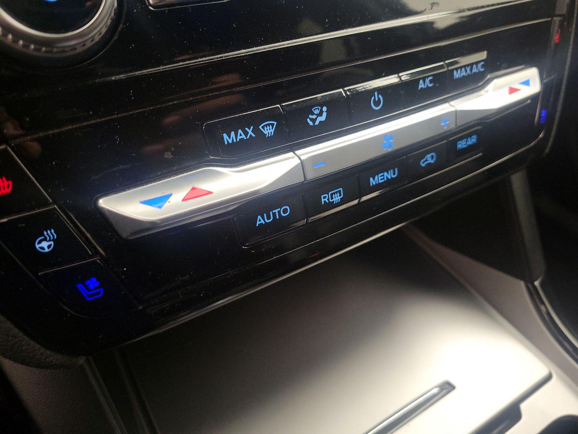 Thumbnail: 2021 Ford Explorer - 17