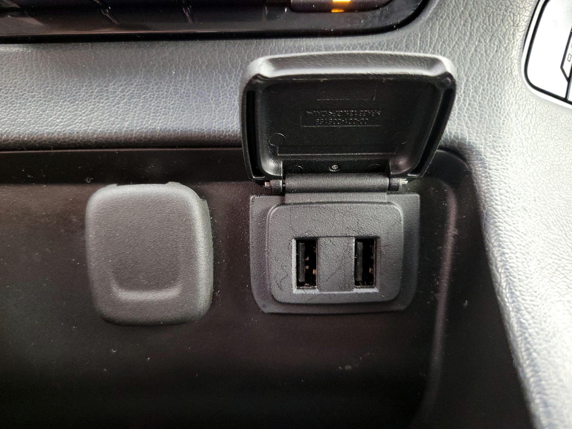 Thumbnail: 2018 Chevrolet Tahoe - 19