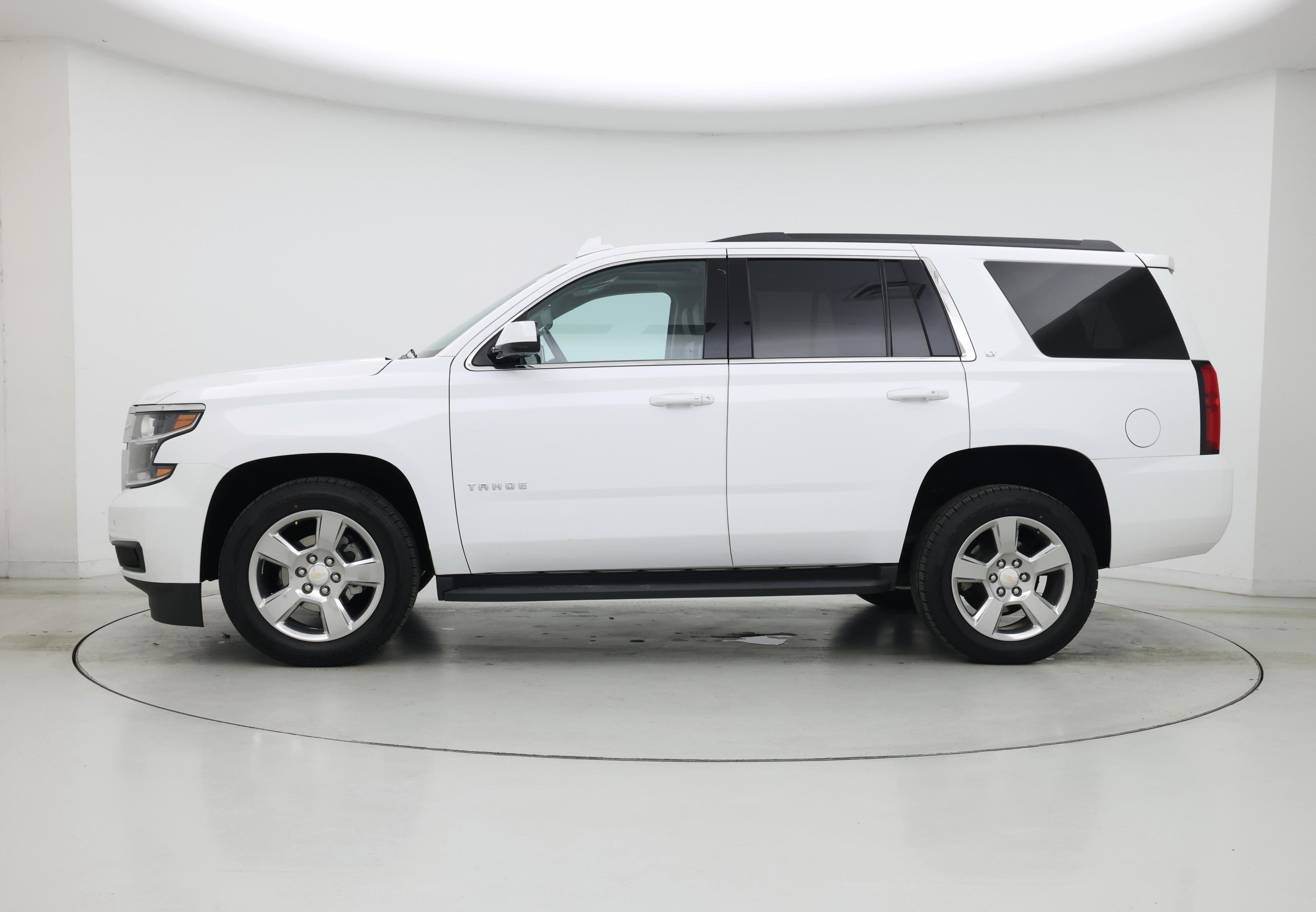 Thumbnail: 2018 Chevrolet Tahoe - 3