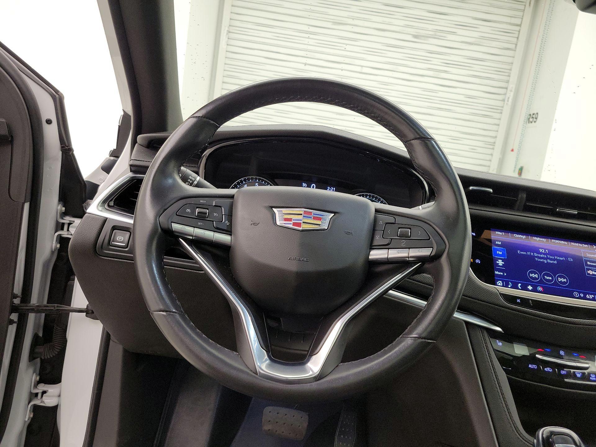 Thumbnail: 2023 Cadillac XT6 - 10